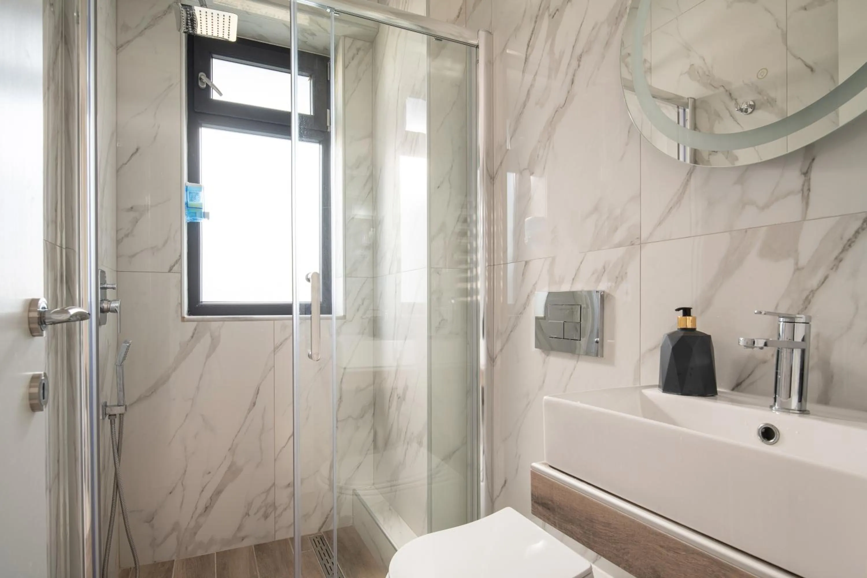 Shower in San Giorgio Apartments Nikiti