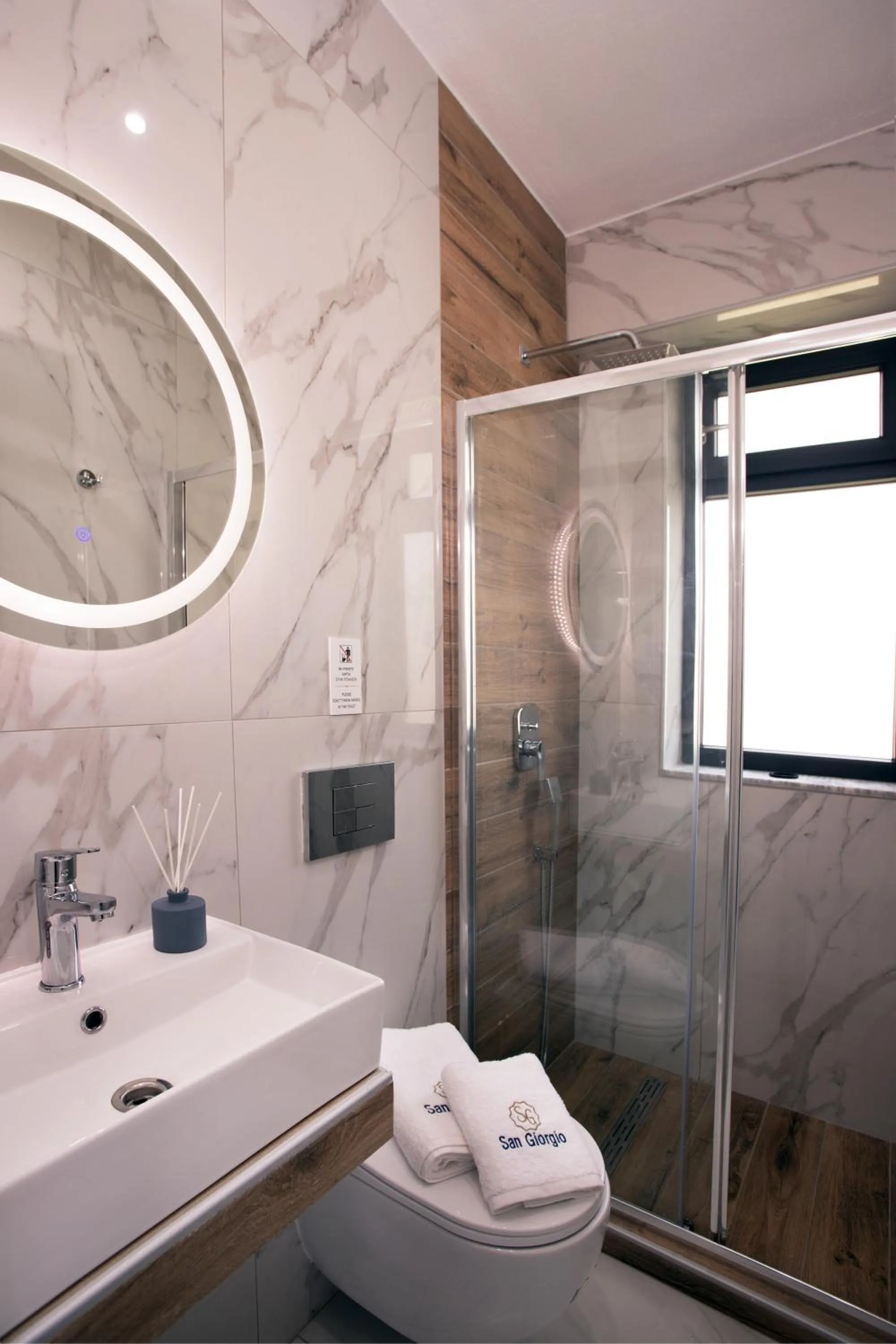 Shower in San Giorgio Apartments Nikiti