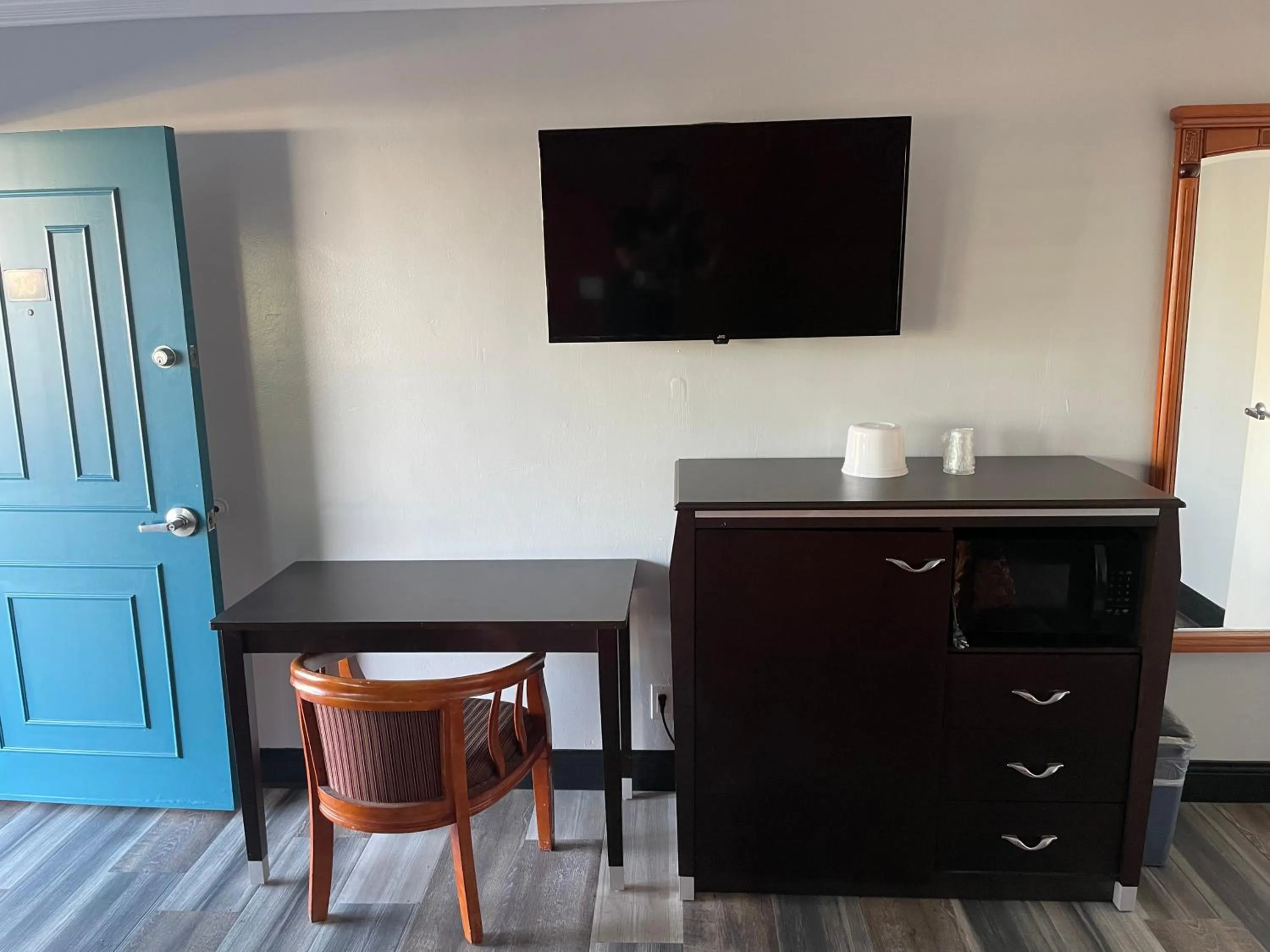 TV and multimedia in La Casa Motel, Garden Grove - Anaheim