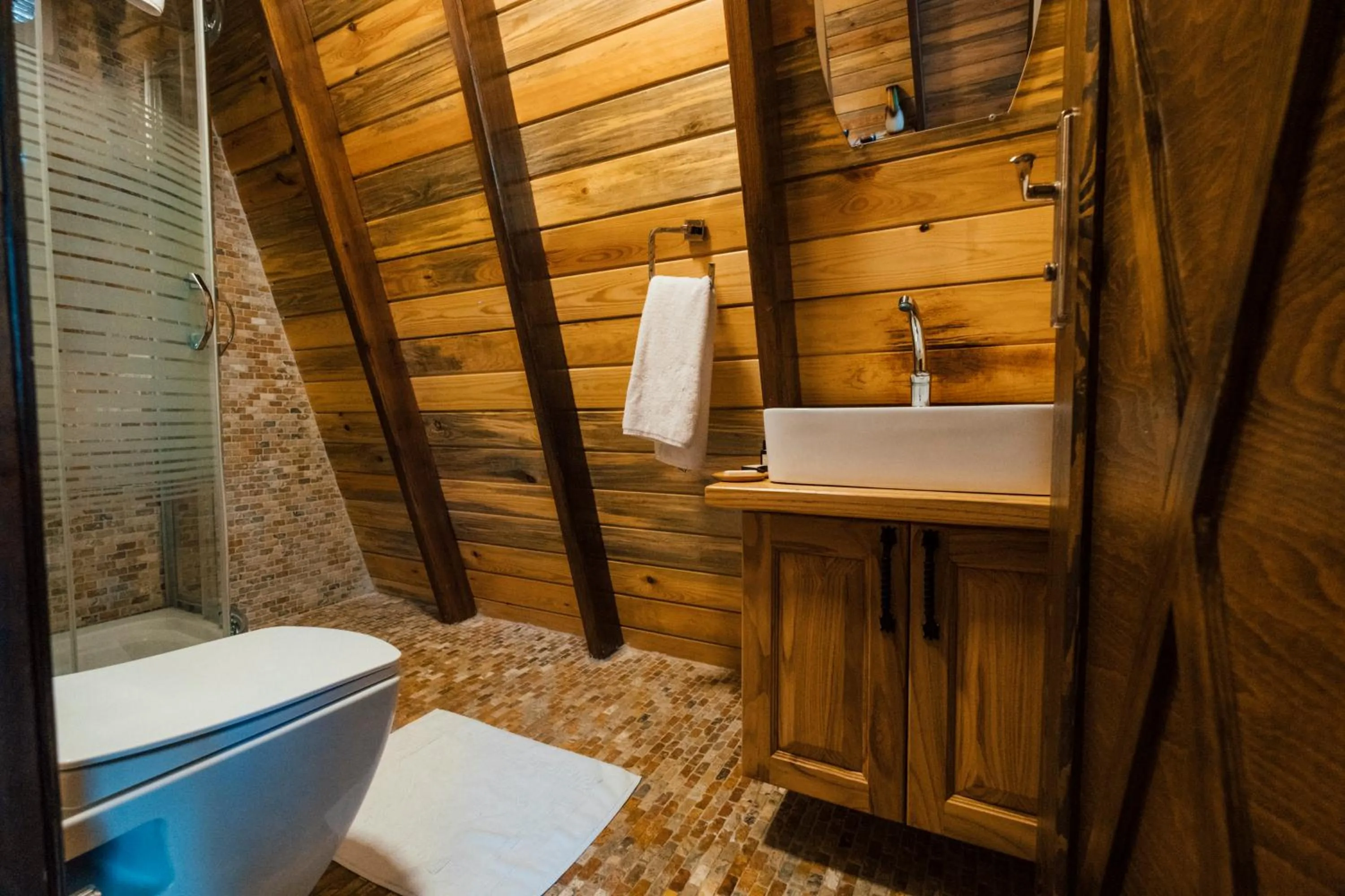 Toilet in Dedeman Village Sapanca