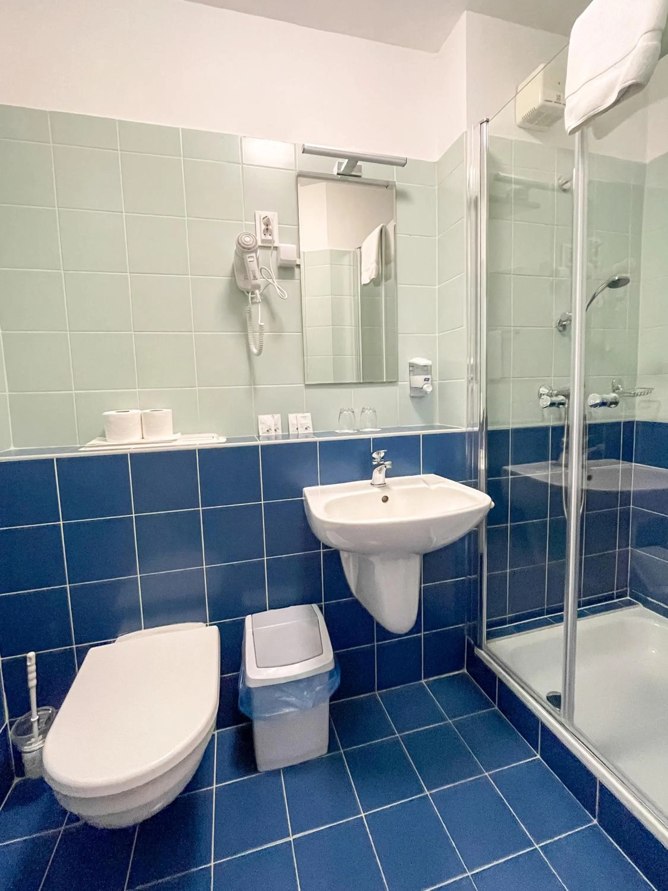 Shower in Tisza Sport Hotel