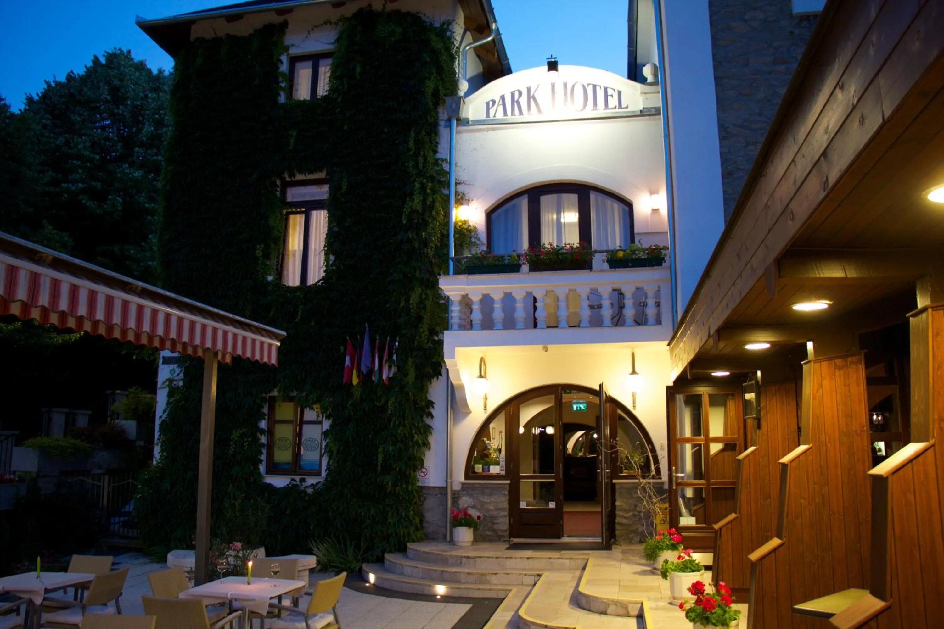 Facade/entrance in Park Hotel Hévíz