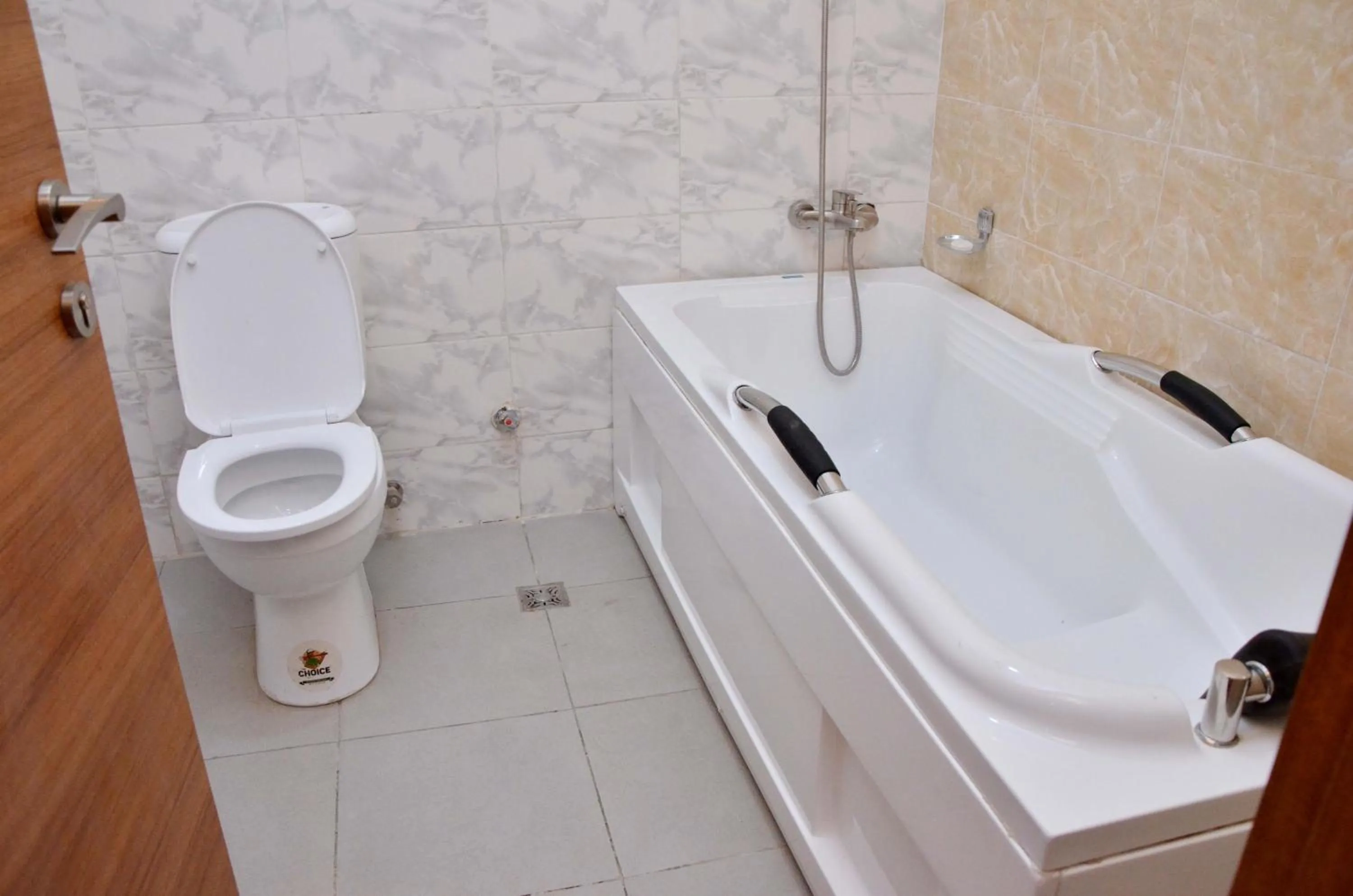 Bathroom in Orange Roof Lodge