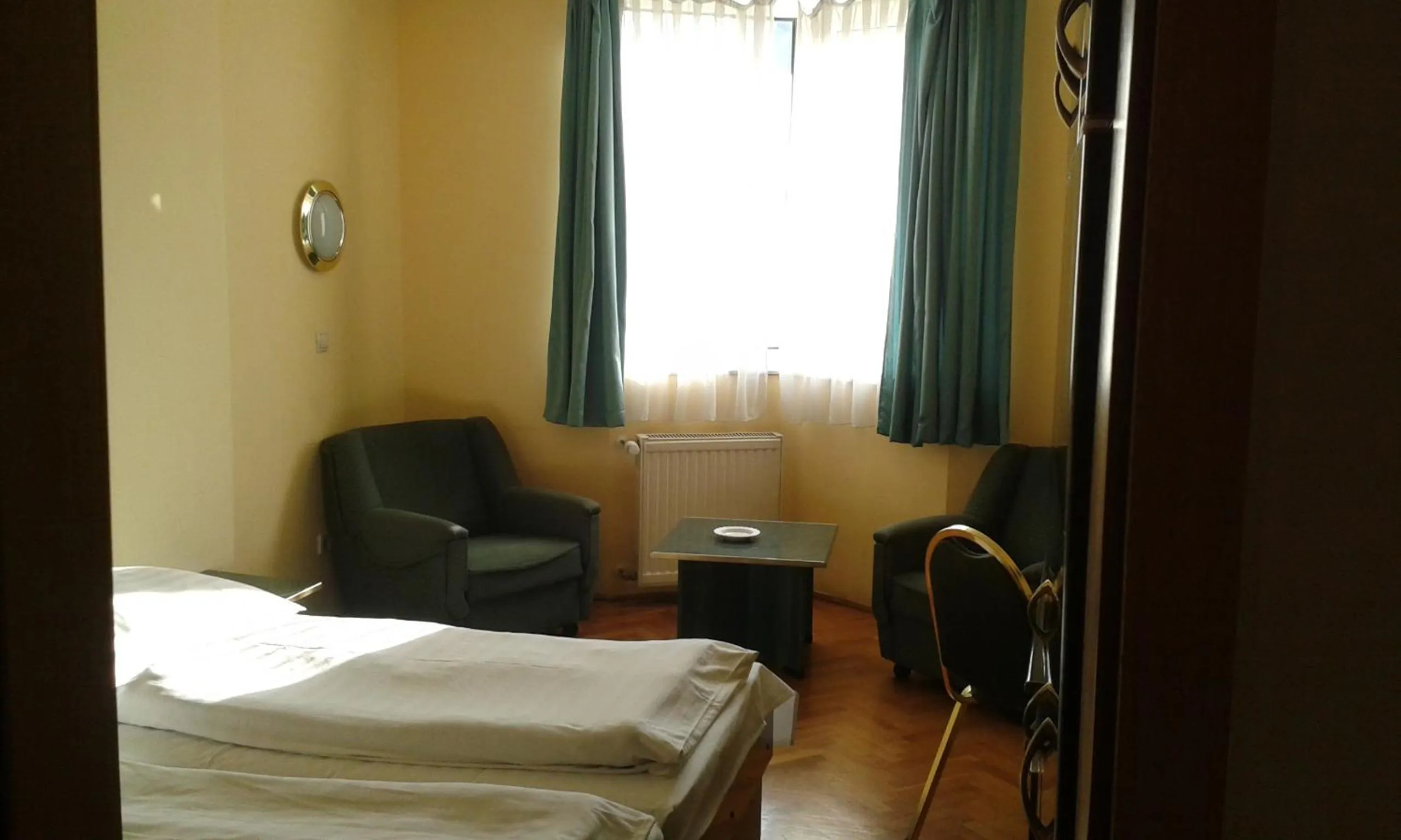 Day, Bed in Hotel Bara Budapest