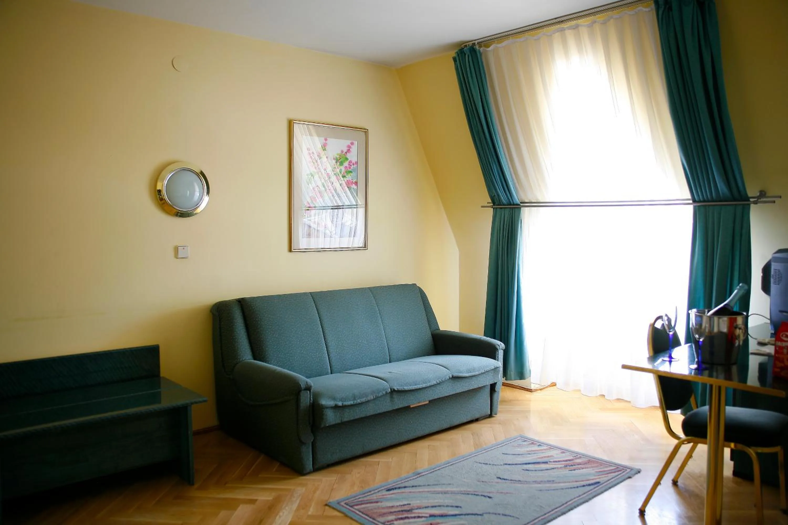 Seating area in Hotel Bara Budapest