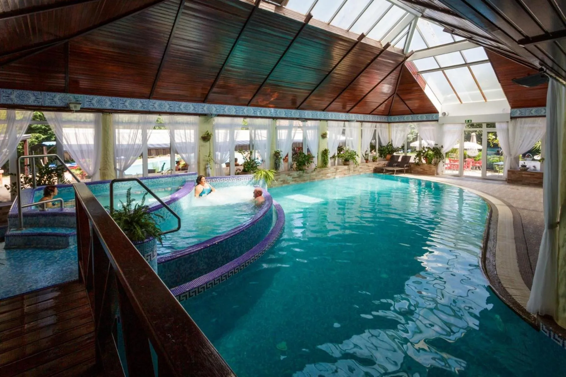 Swimming pool in Duna Relax Hotel Ráckeve