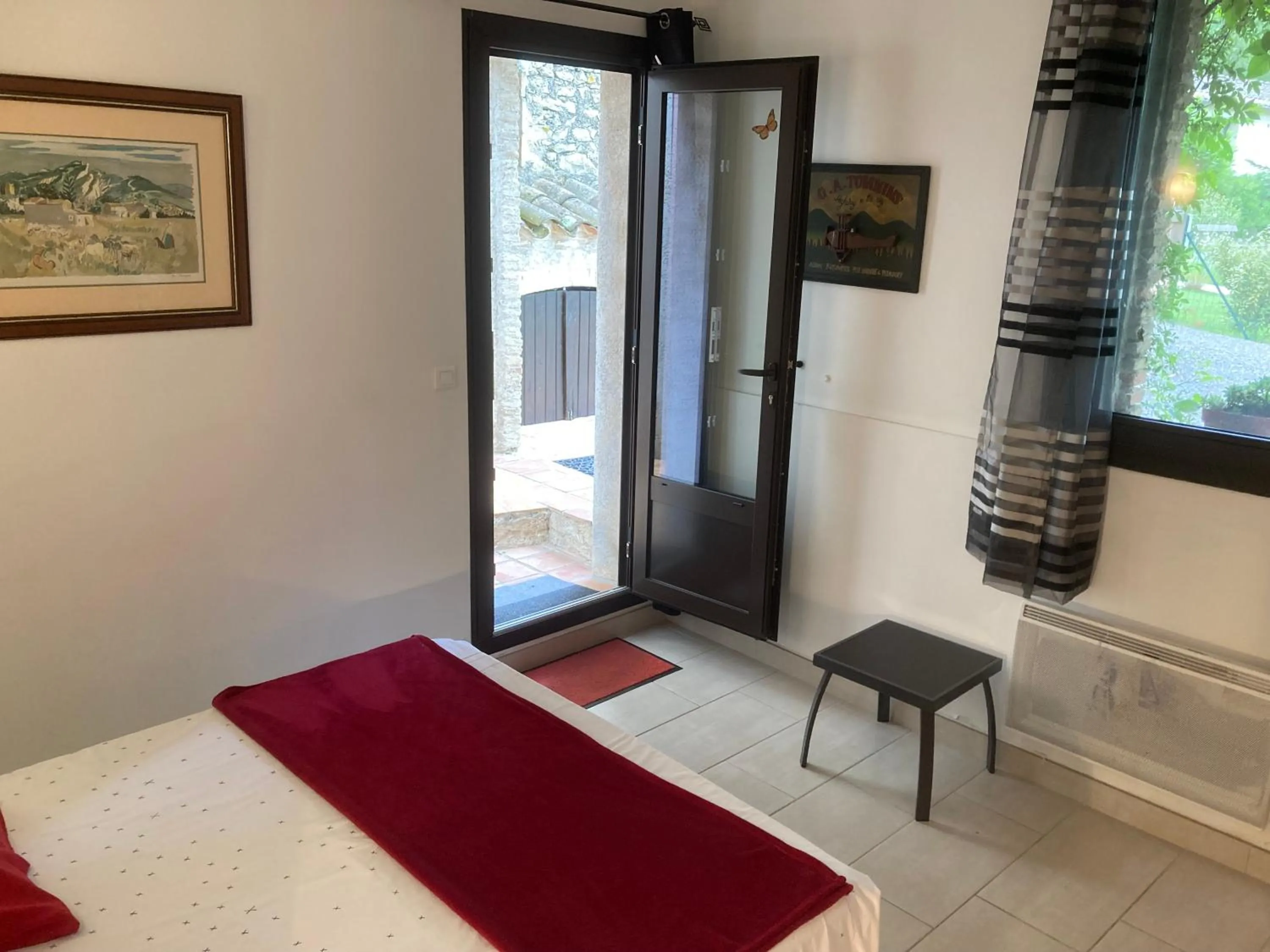 Bed in Logis des Magnans -Les terrasses du Coutach -