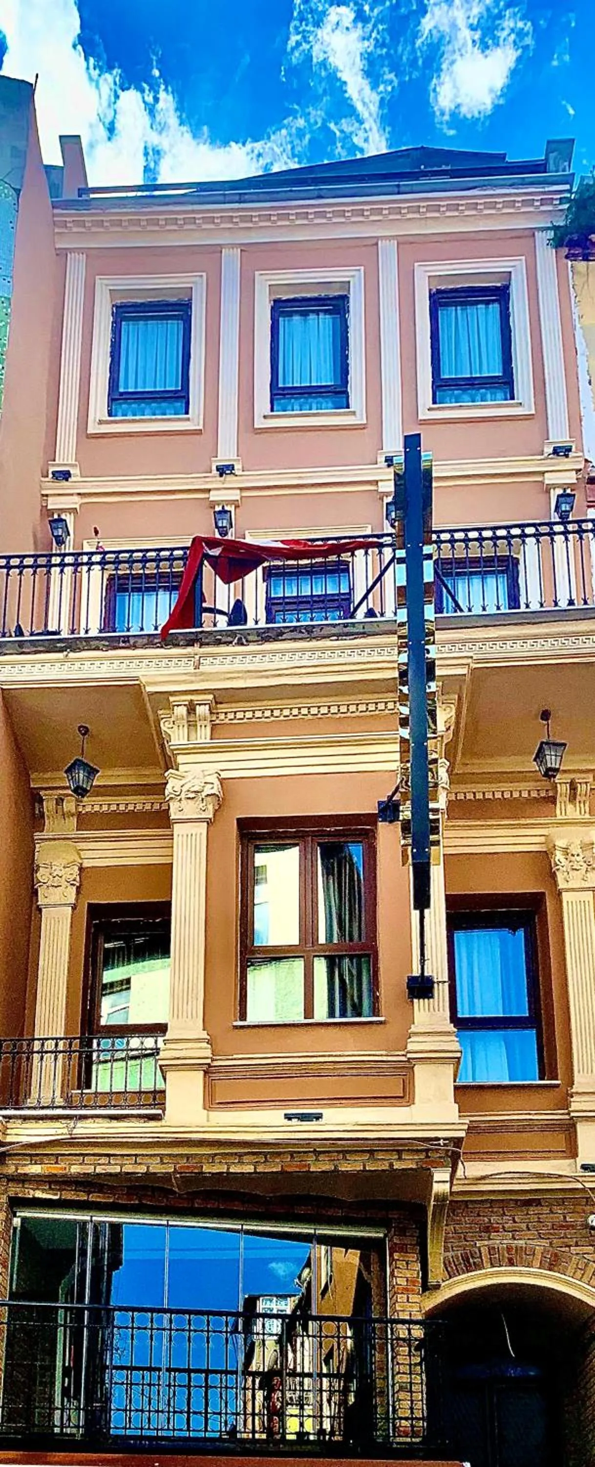 Property building in Grand Balyan Hotel & Restaurant