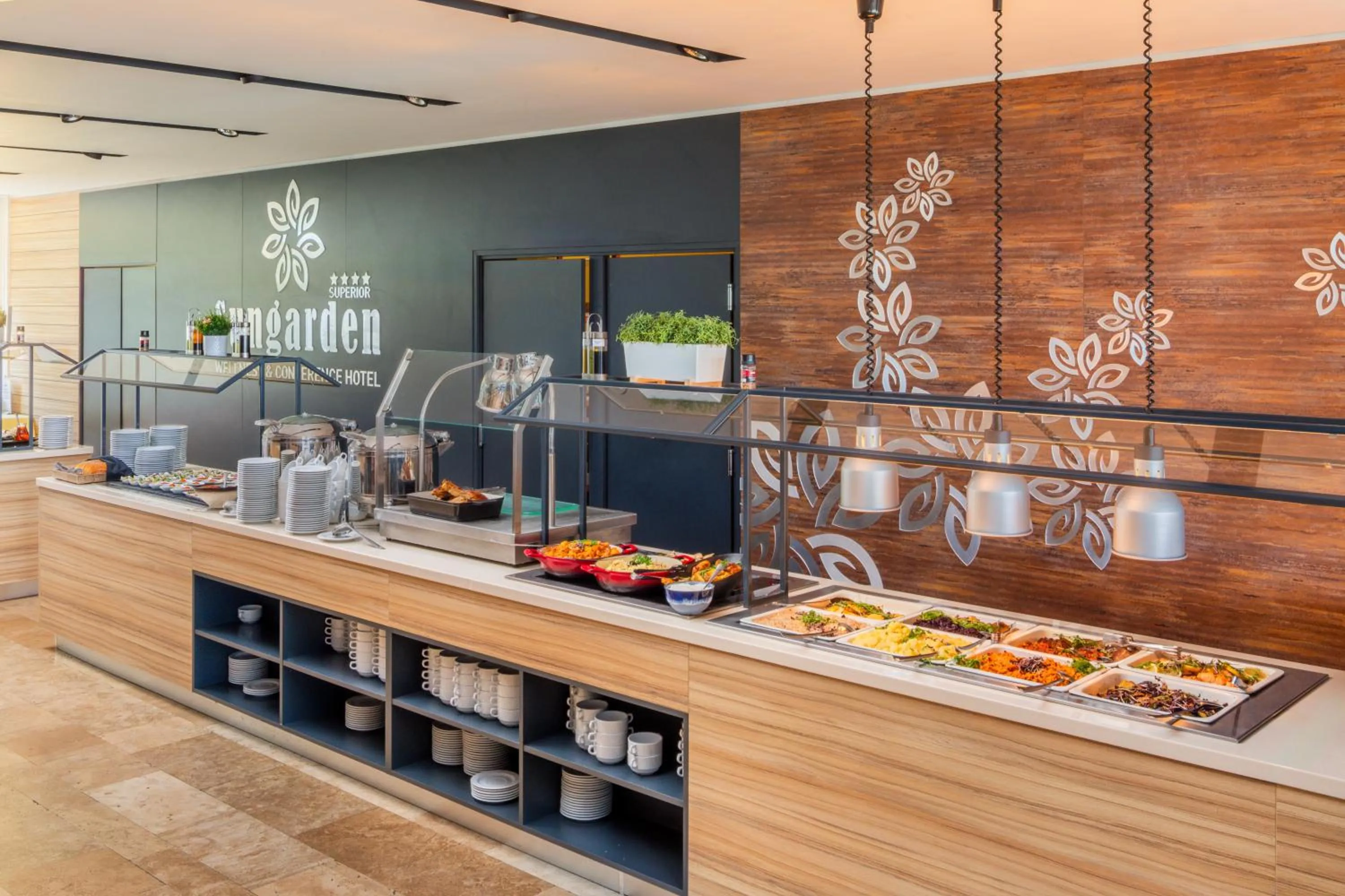 Restaurant/places to eat in Sungarden Wellness Hotel Siófok