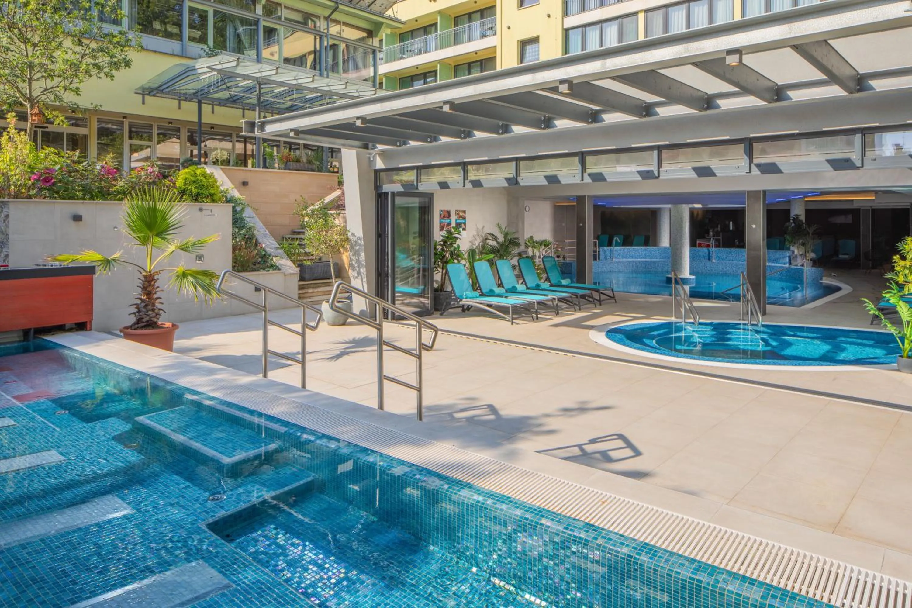 Swimming pool in Sungarden Wellness Hotel Siófok