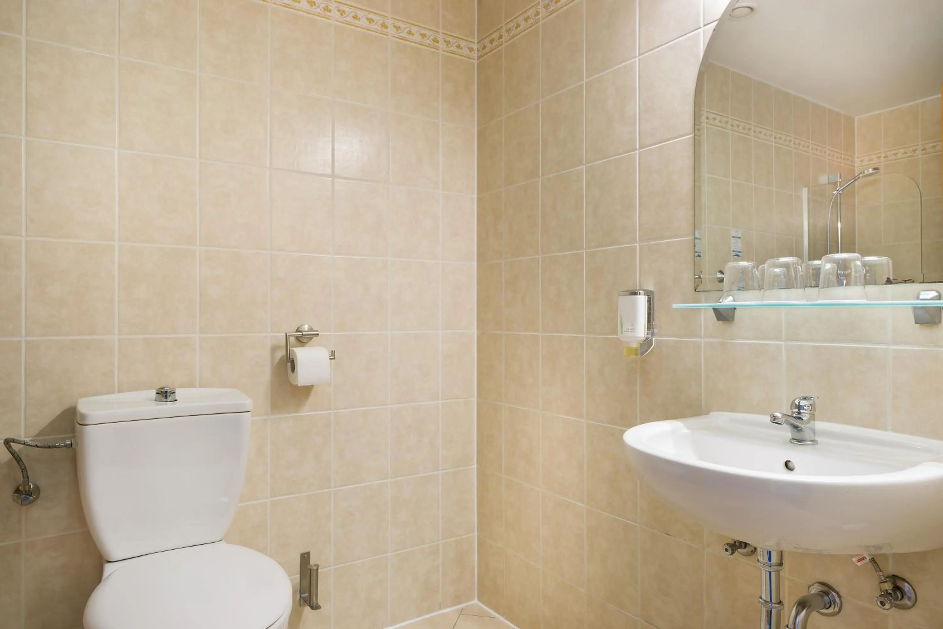 Bathroom in Hotel Golden Park Budapest