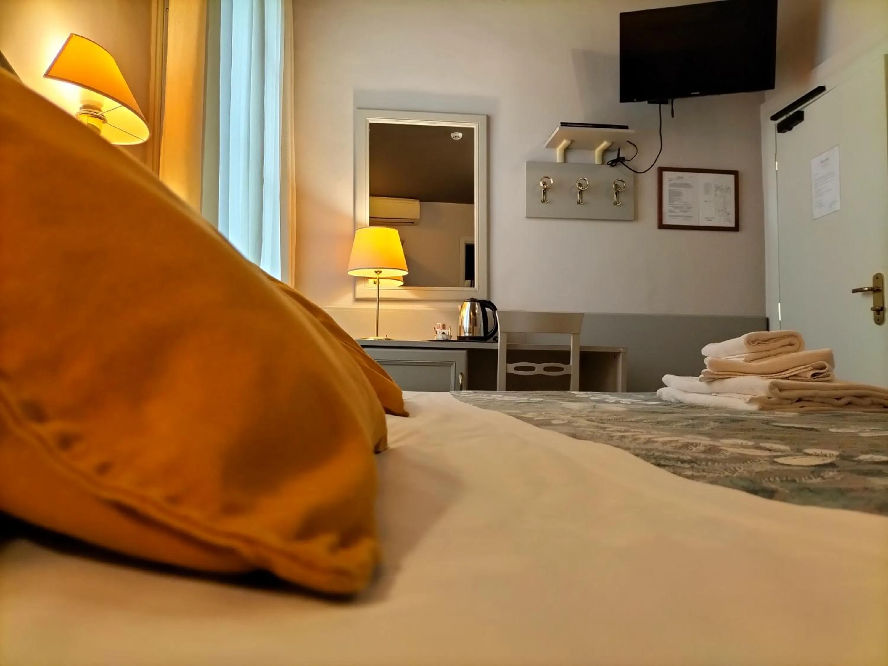 Bed in Hotel Camilla Firenze