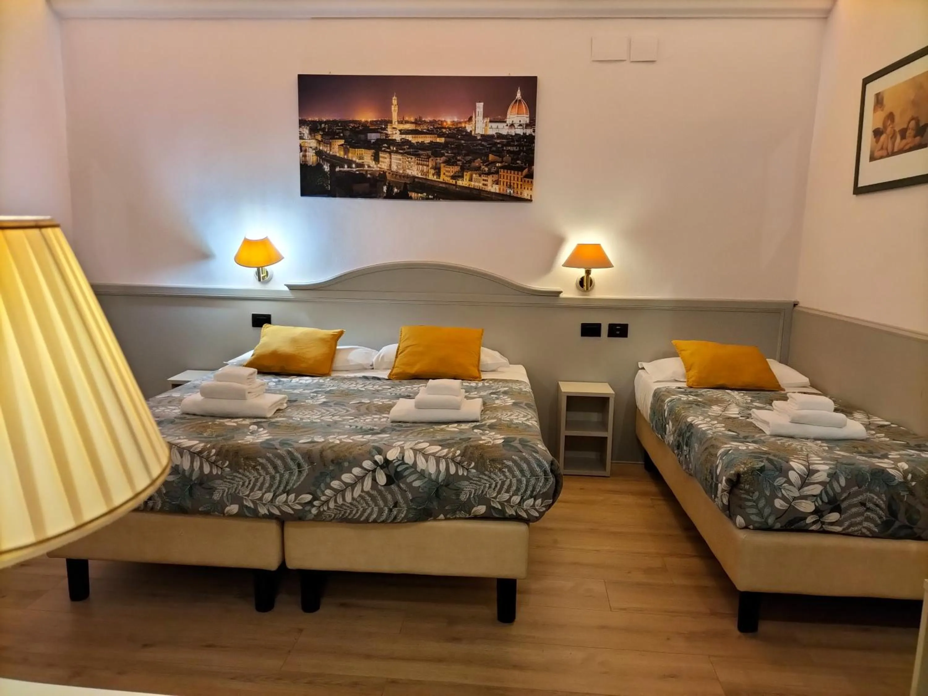 Bed in Hotel Camilla Firenze