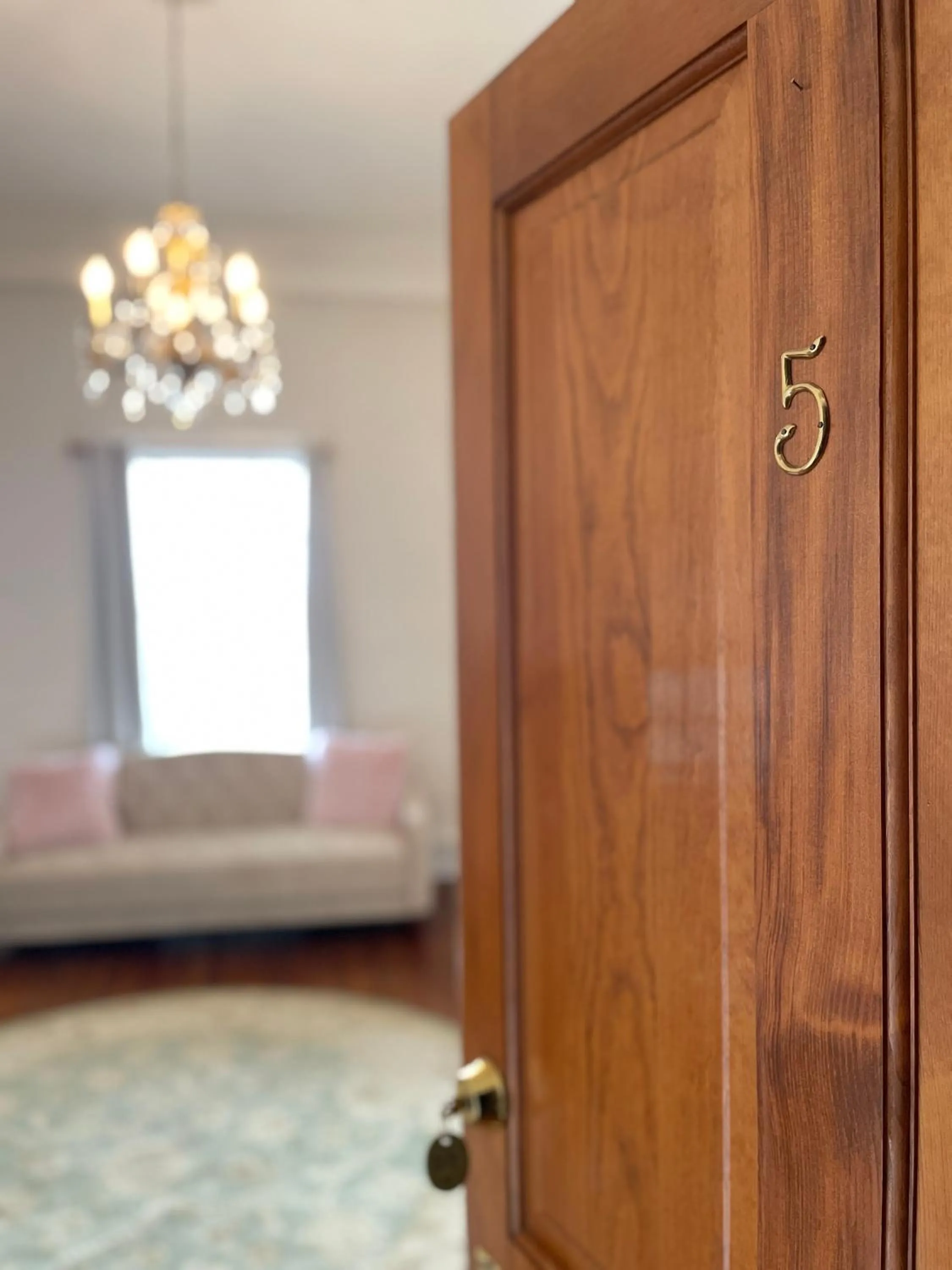 Living room, Bed in The Grand Hotel