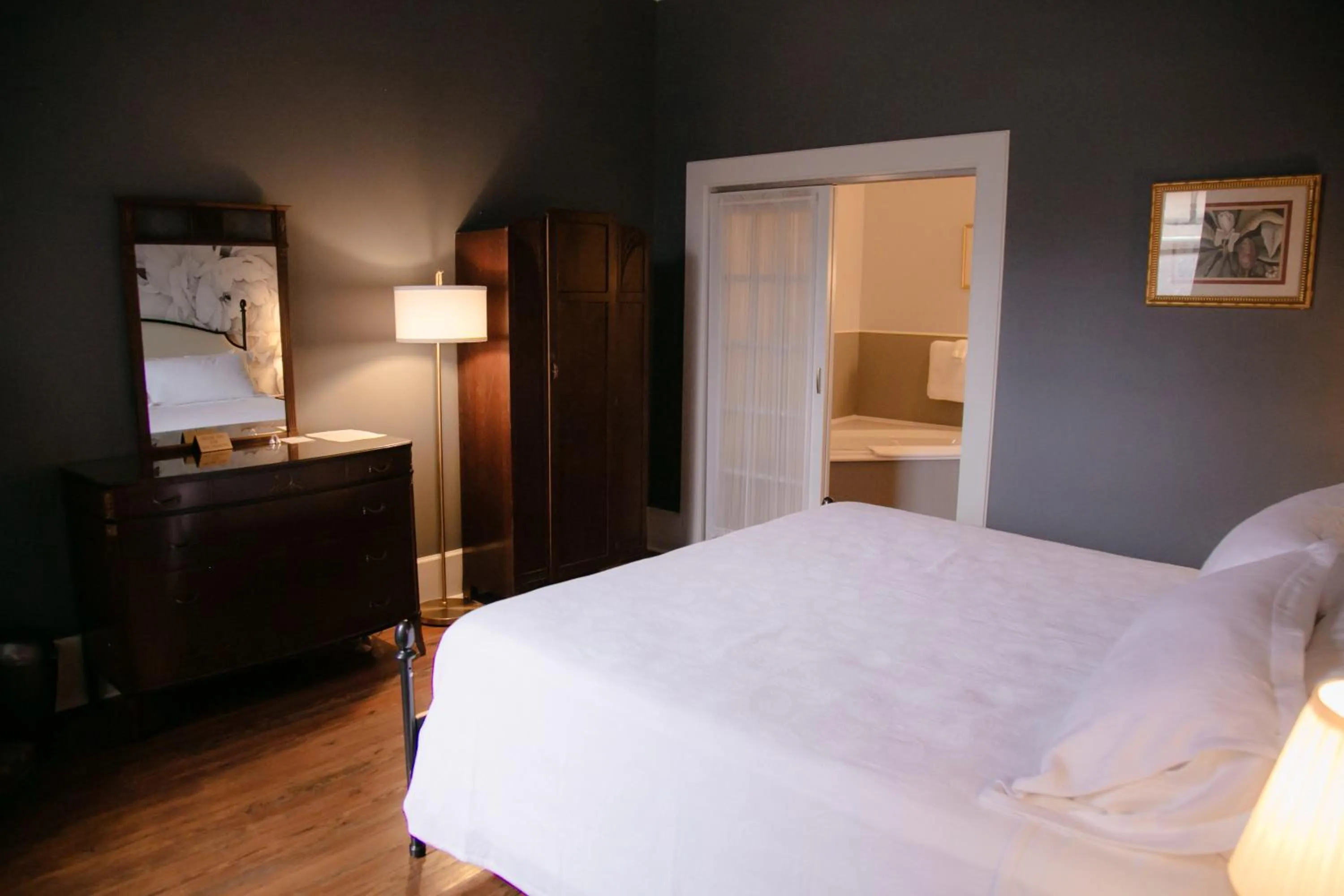 Bedroom, Bed in The Grand Hotel