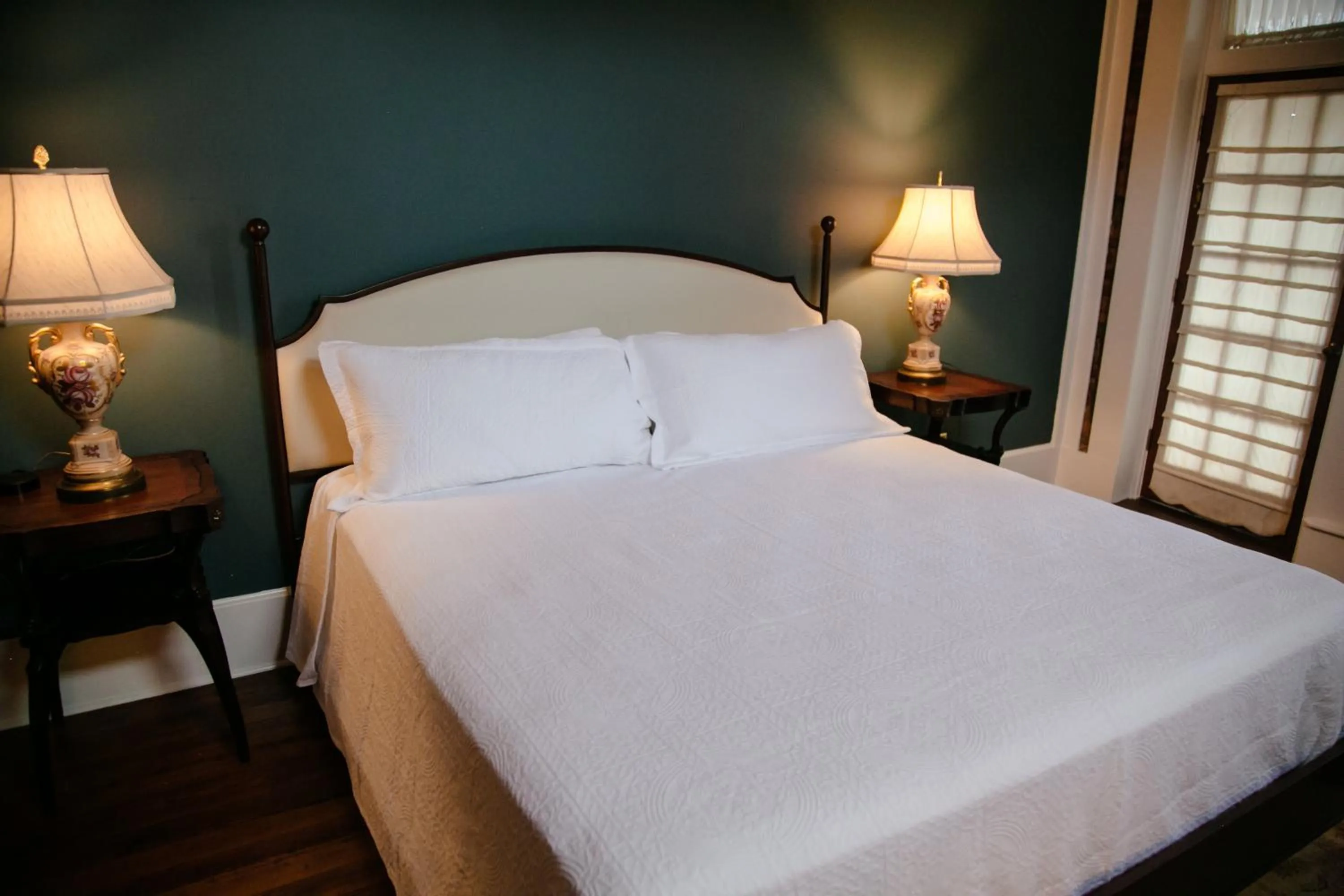 Bedroom, Bed in The Grand Hotel