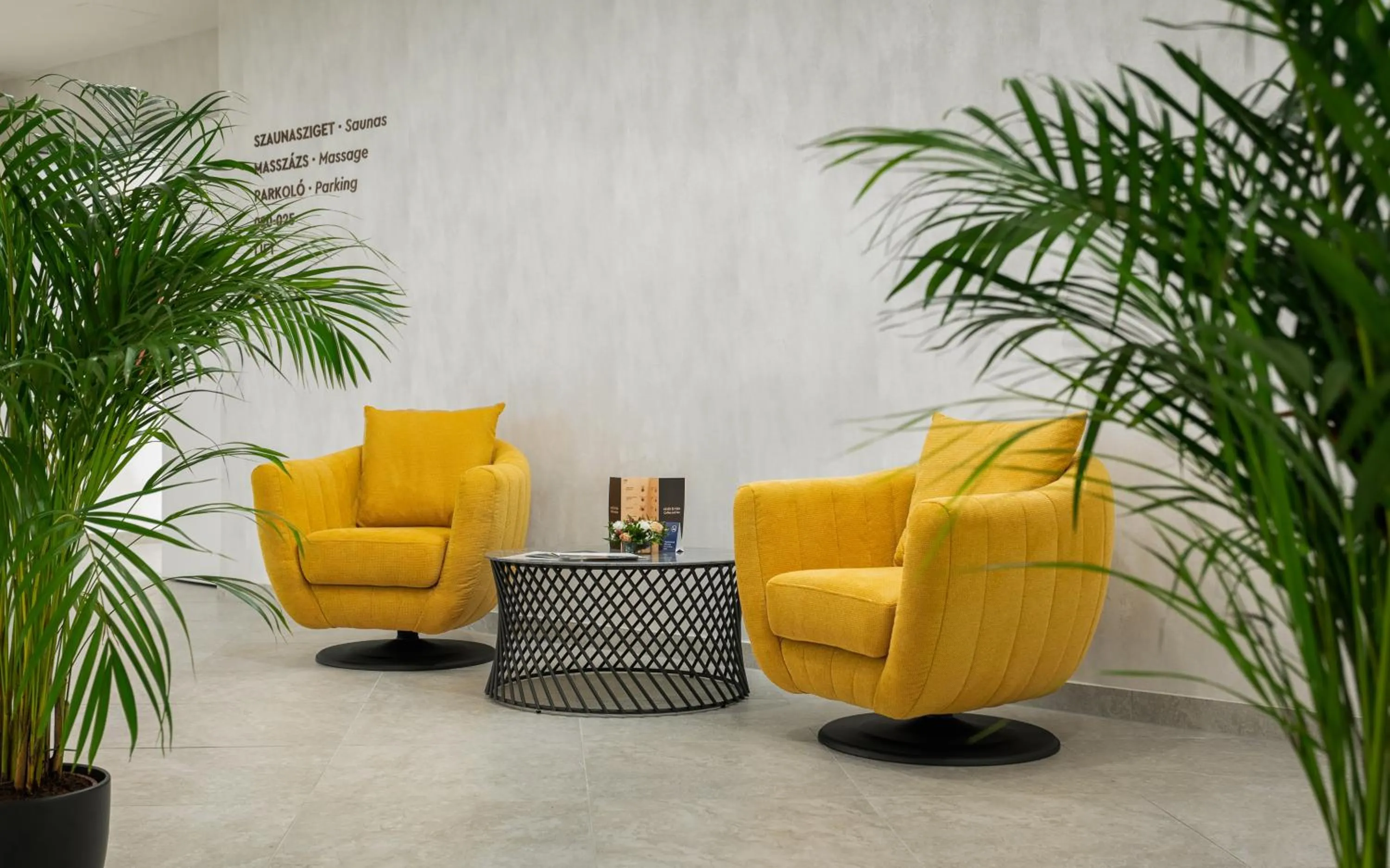 Lobby or reception in Hunguest Hotel Flóra