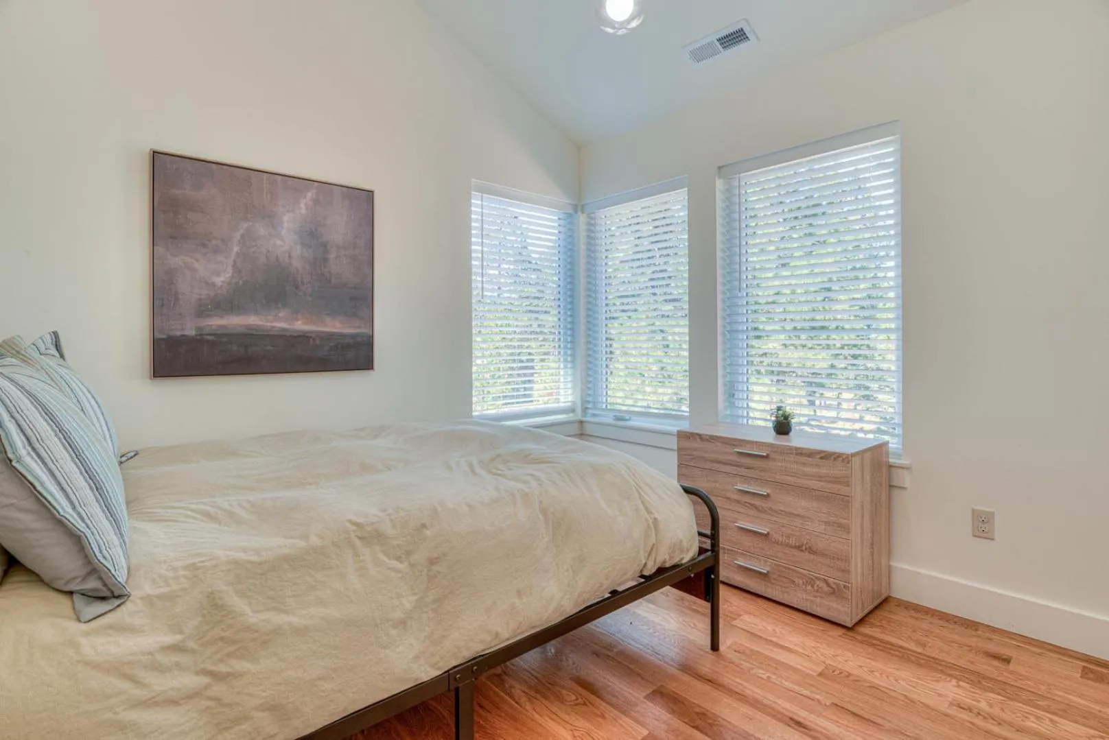 Bed in Kinglet - Unit 24