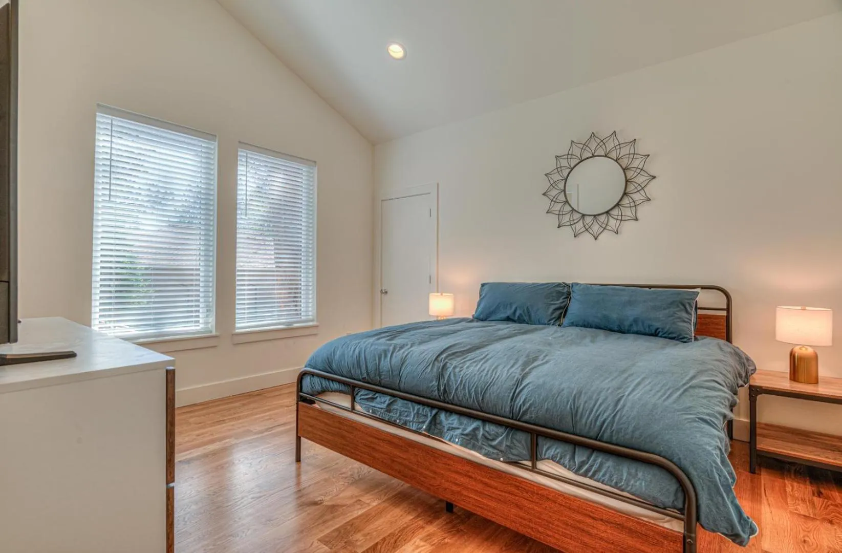 Bed in Kinglet - Unit 24