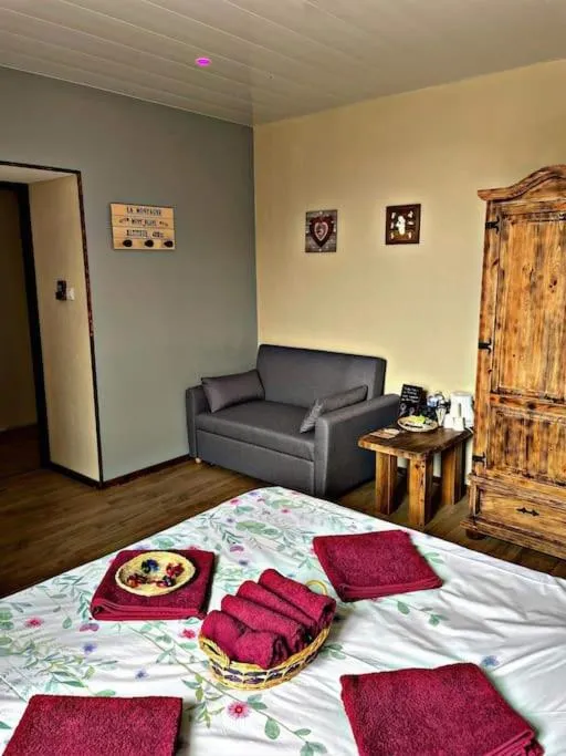 Bed in Auberge du Raddon