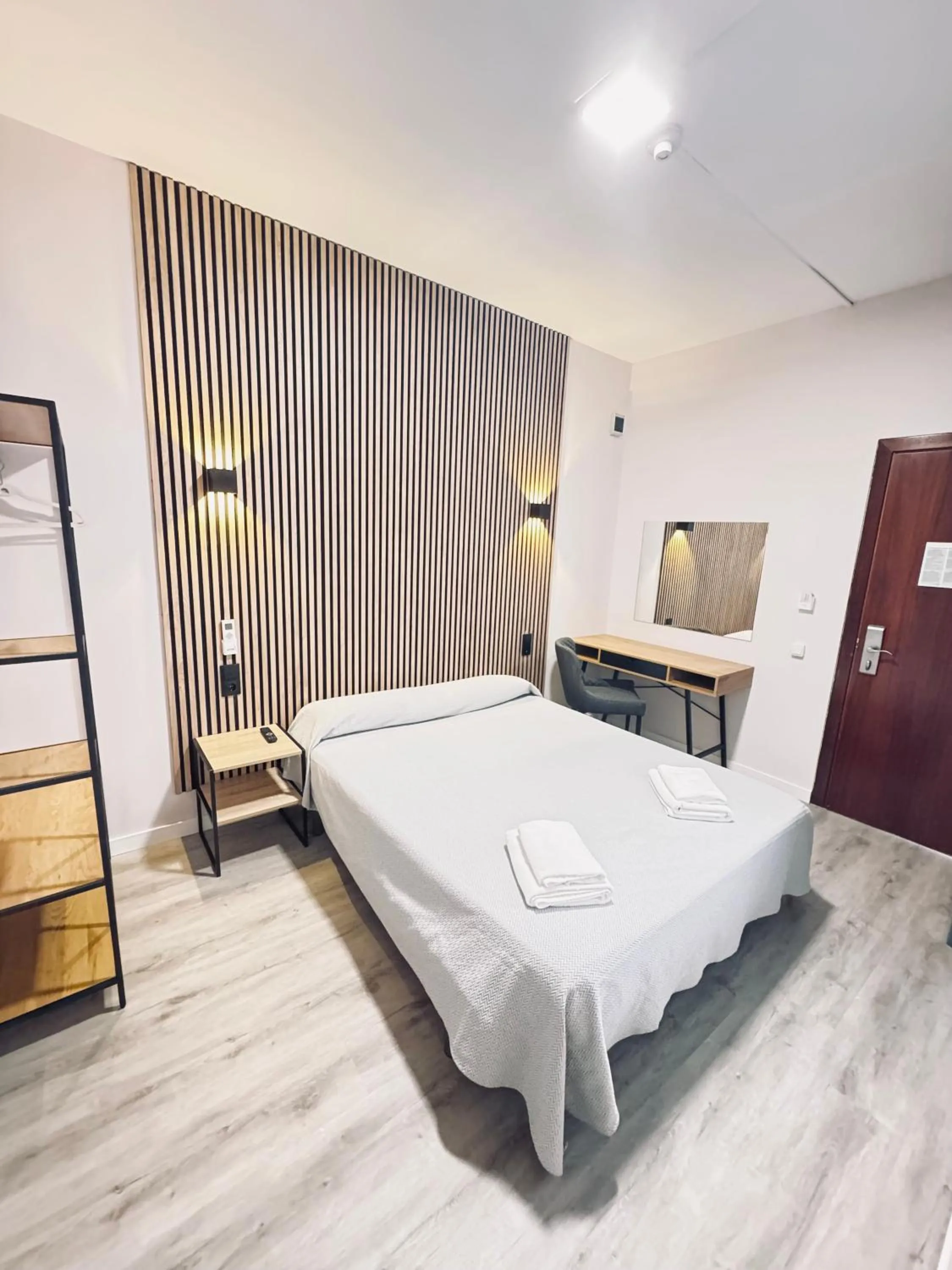 Bedroom, Bed in COLIBRI