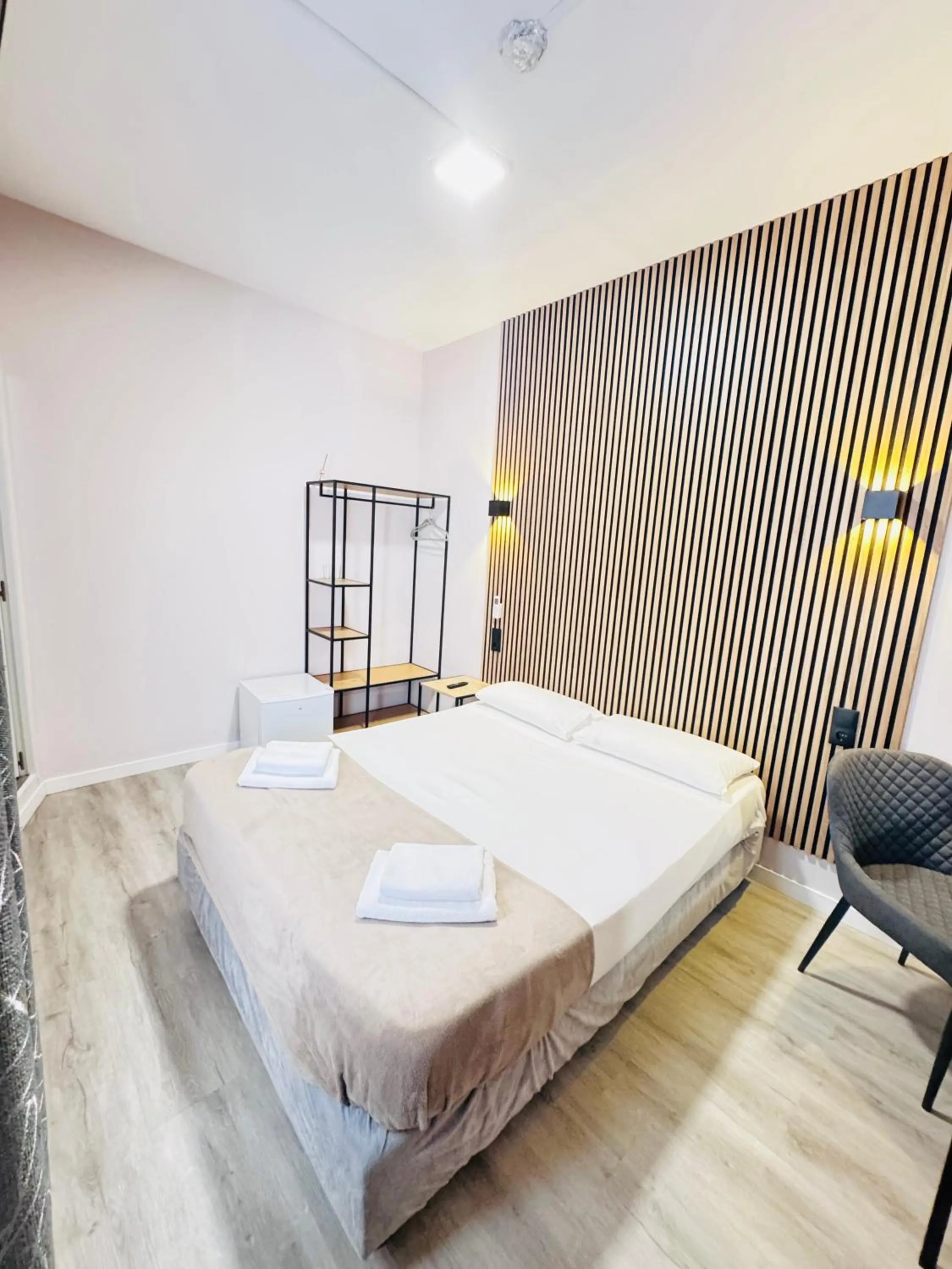 Bedroom, Bed in COLIBRI