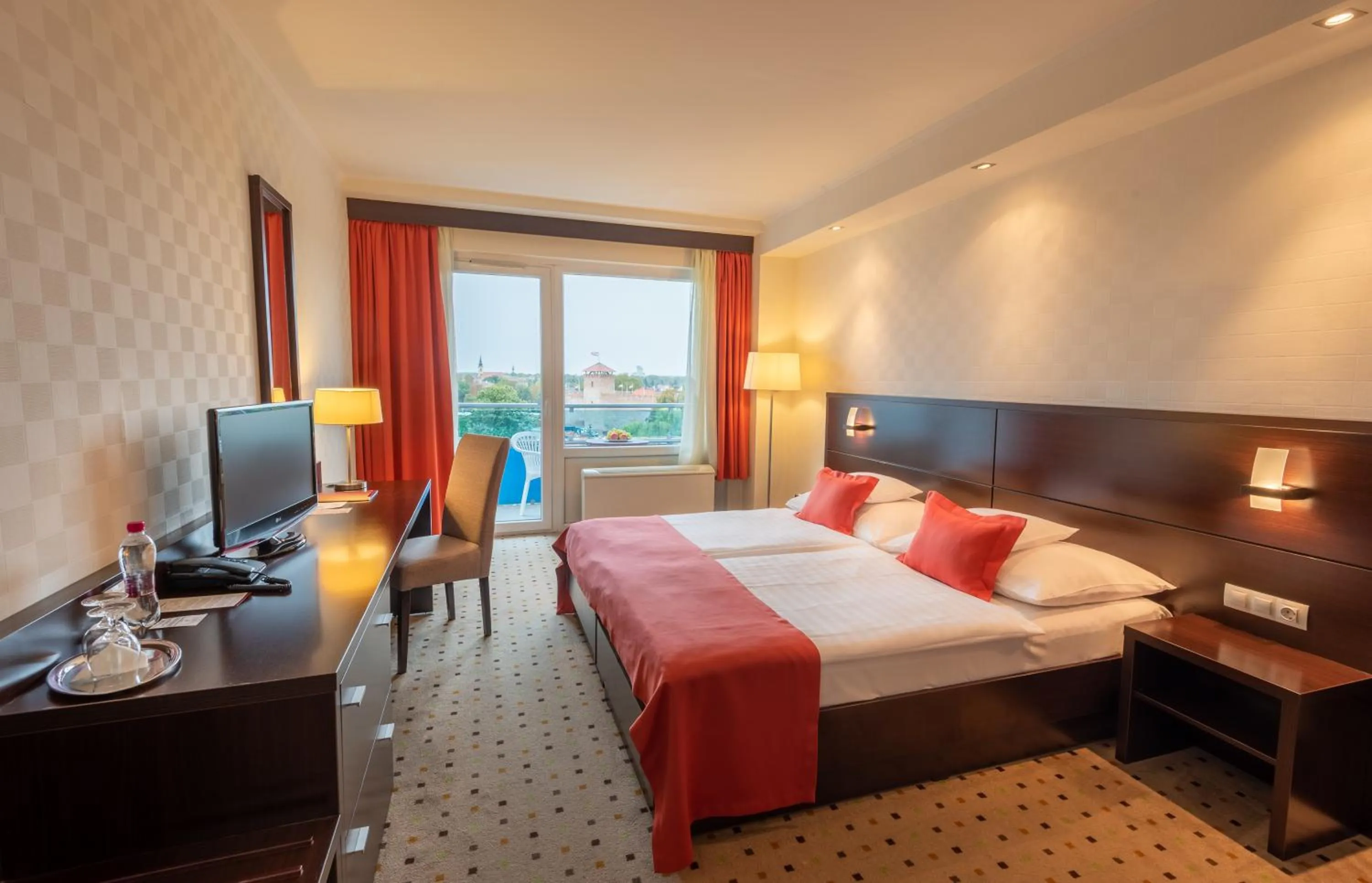 Bedroom, Bed in Hunguest Hotel Gyula