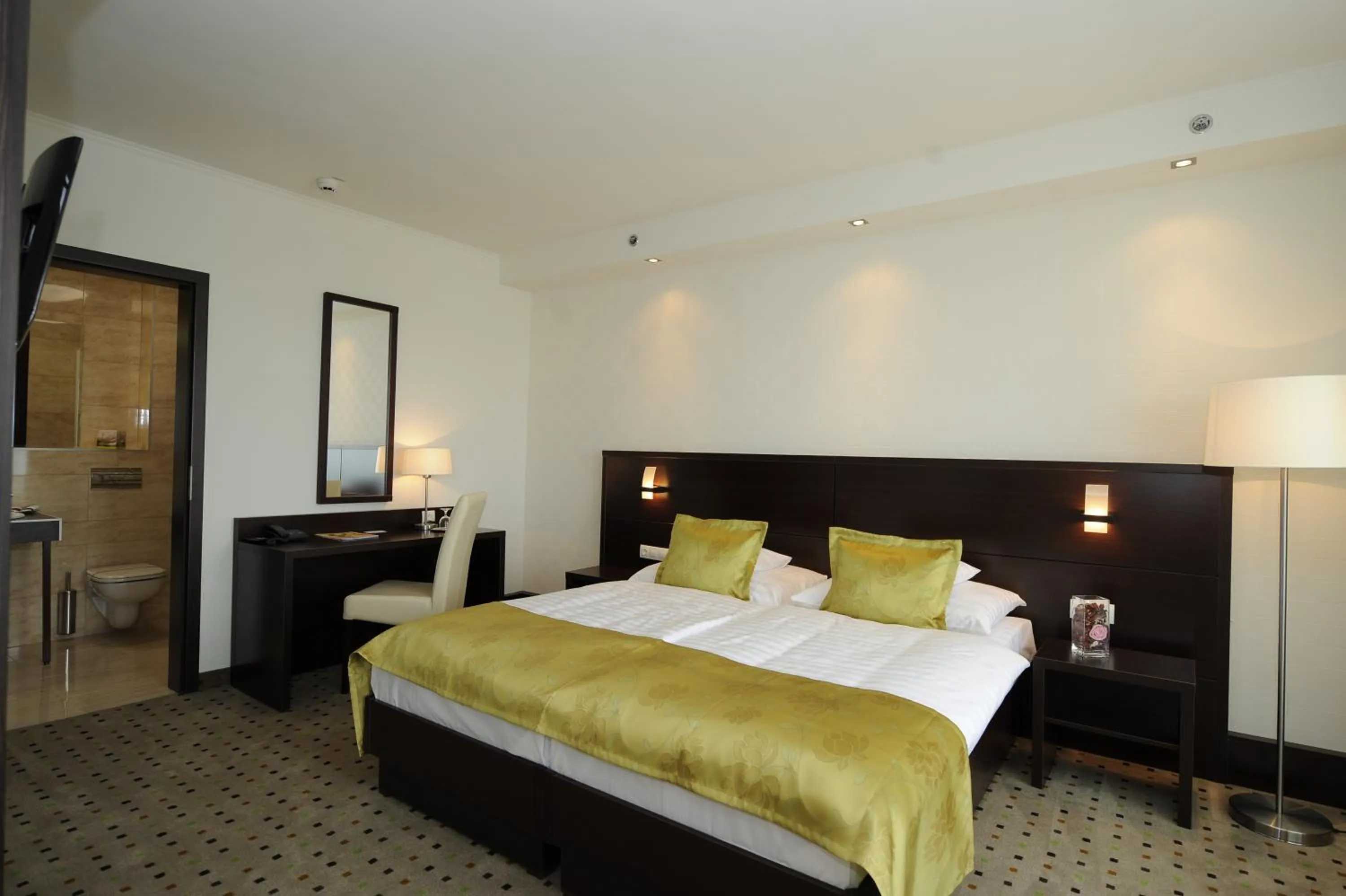 Bedroom, Bed in Hunguest Hotel Gyula