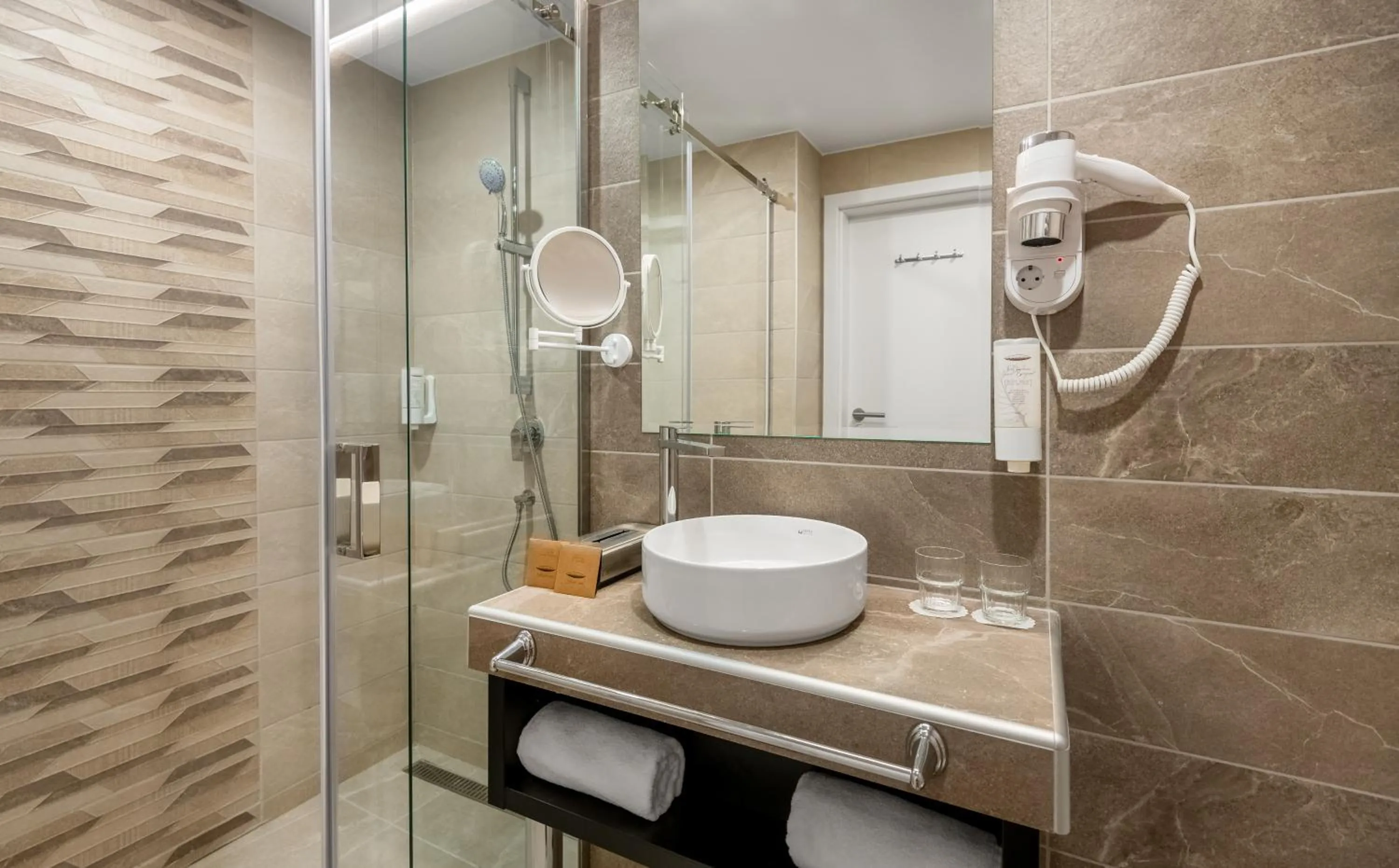 Bathroom in Hunguest Hotel Béke