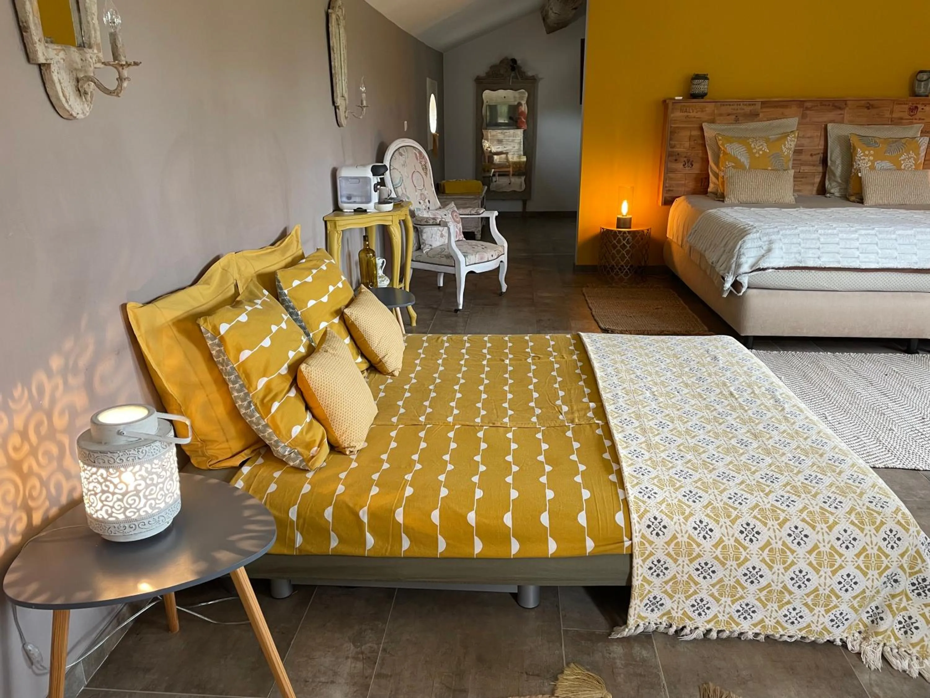 Family, Bed in Côté Dentelles