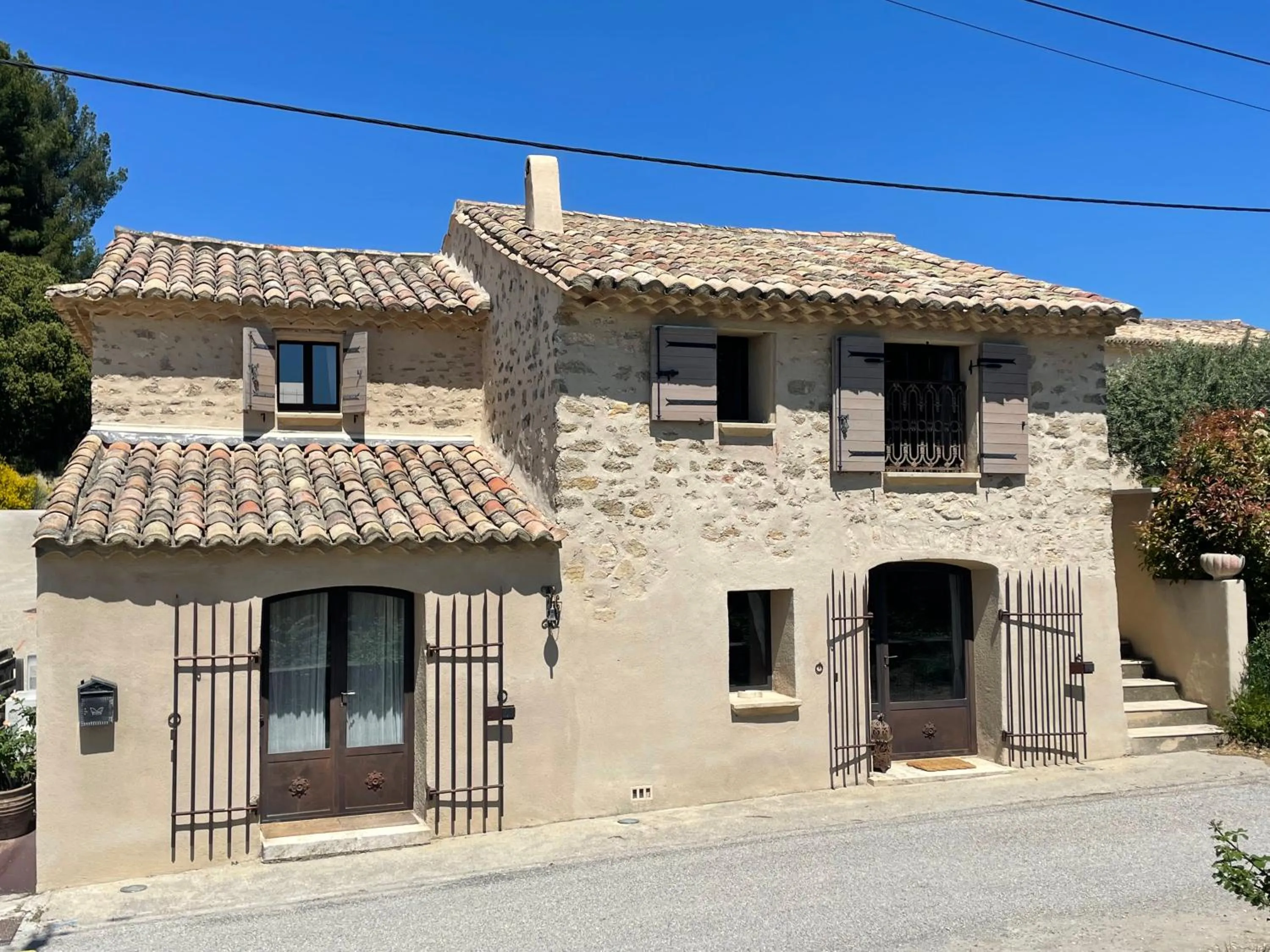 Property building in Côté Dentelles