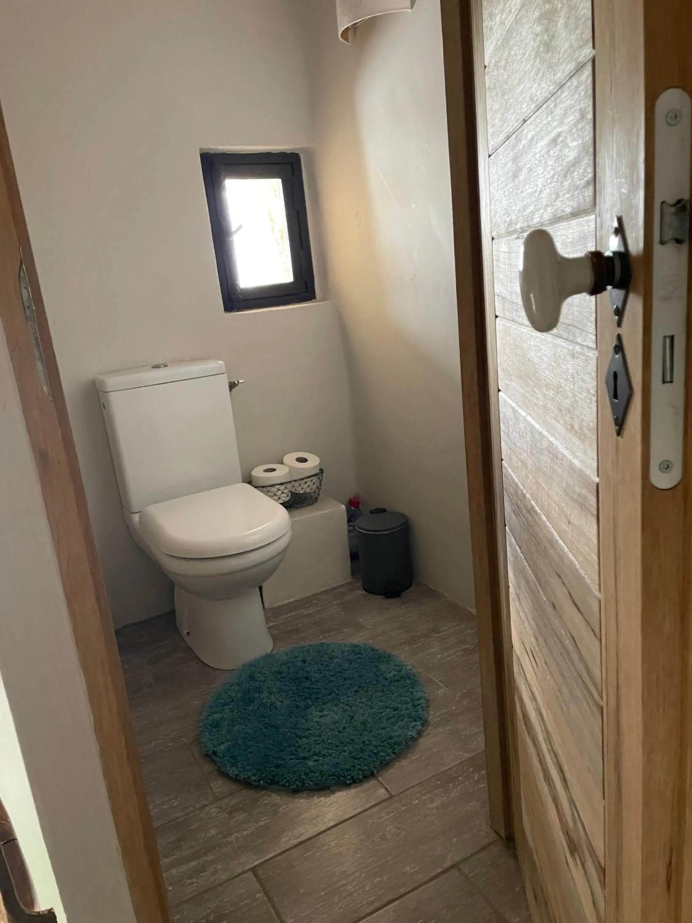 Toilet in Côté Dentelles