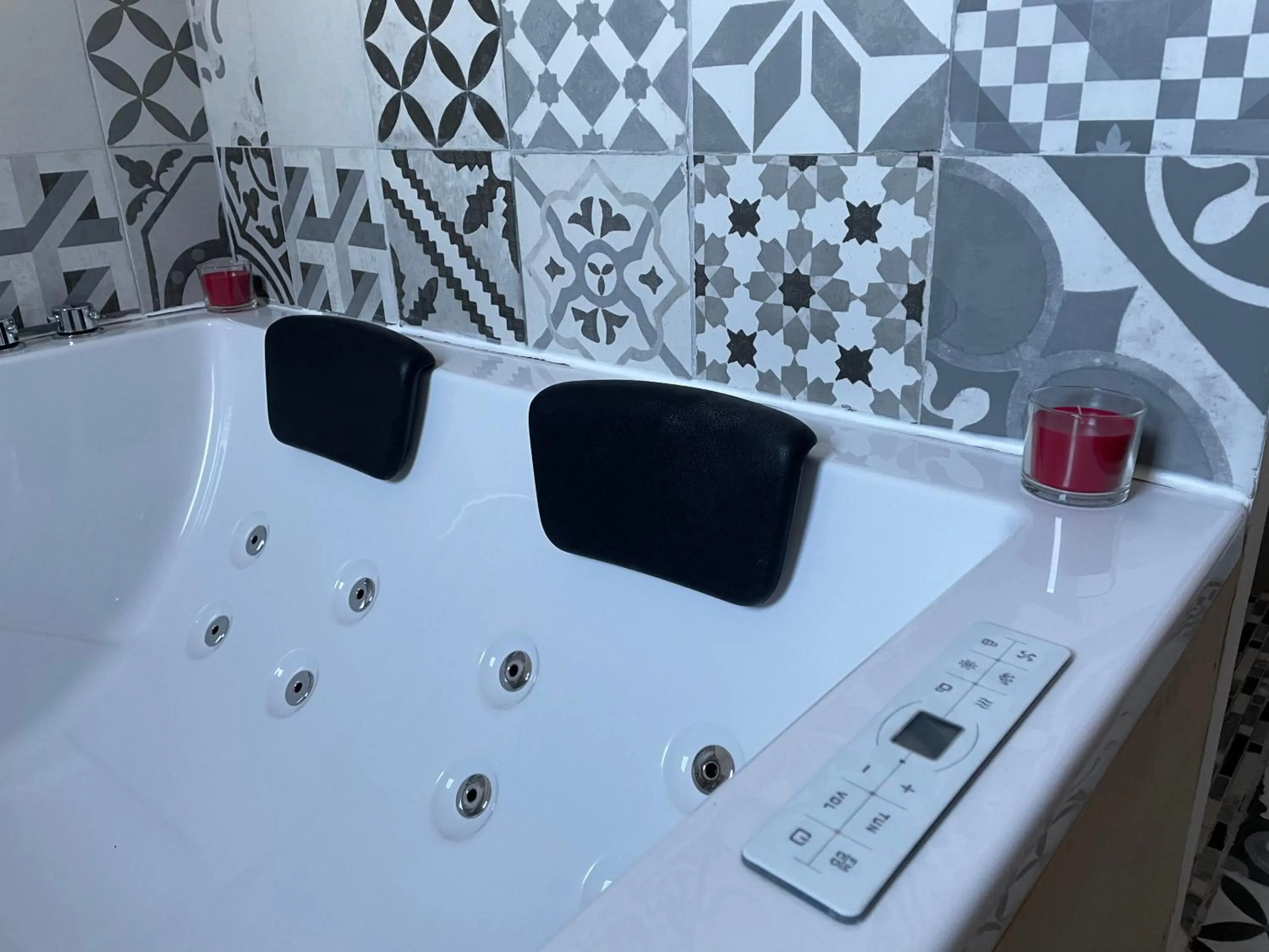 Bathroom in Côté Dentelles