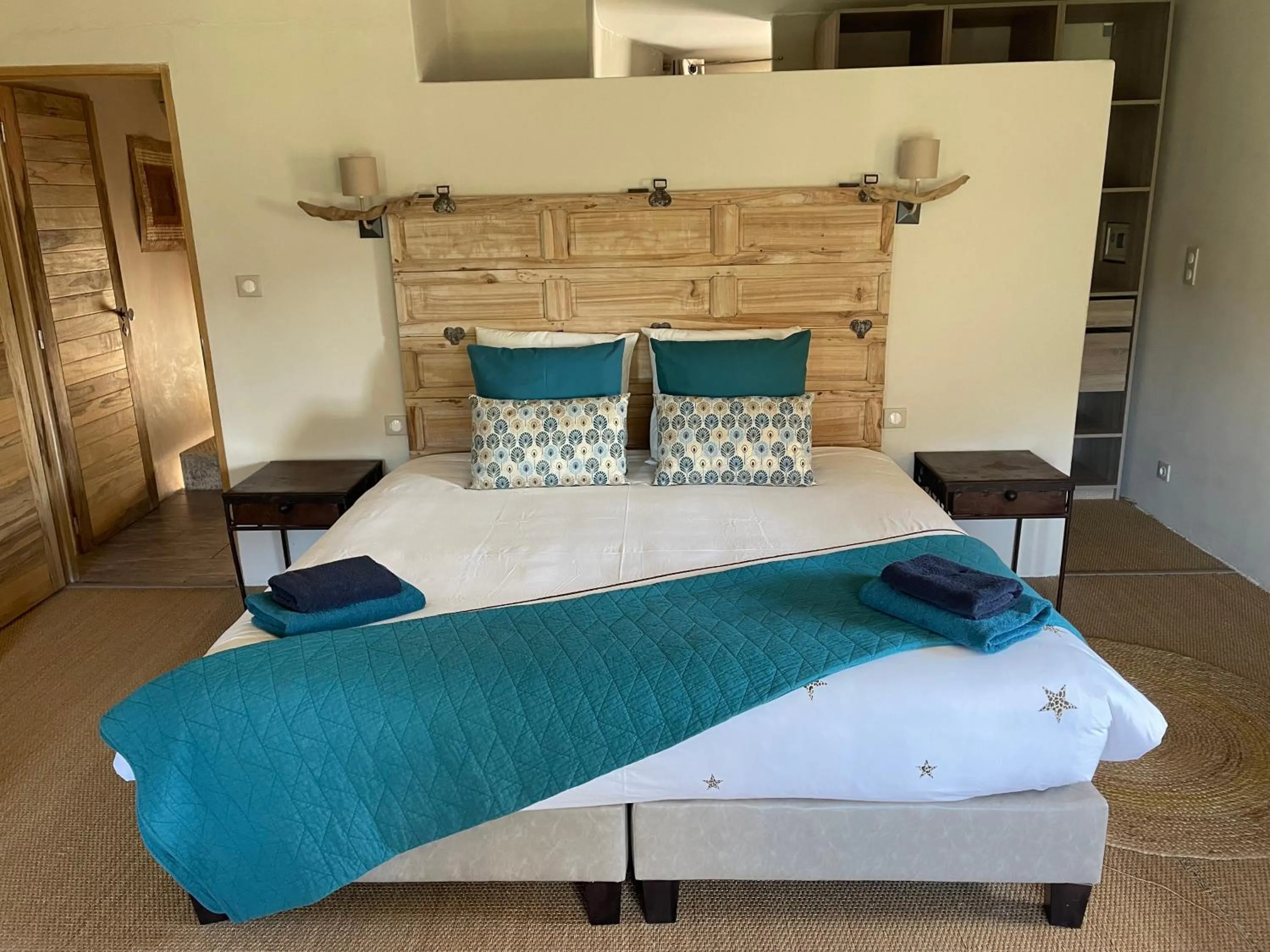 Bedroom, Bed in Côté Dentelles
