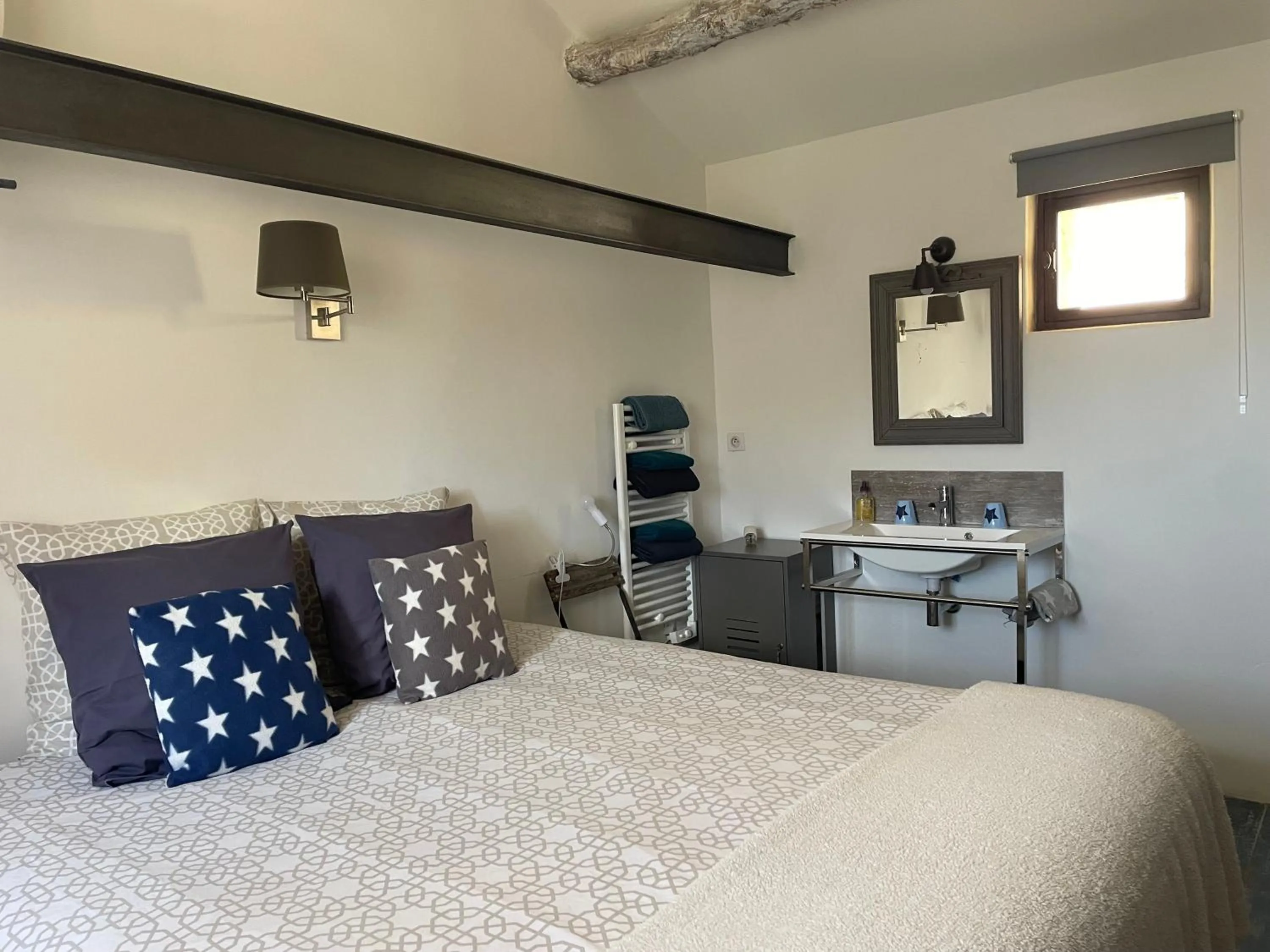 Bedroom, Bed in Côté Dentelles