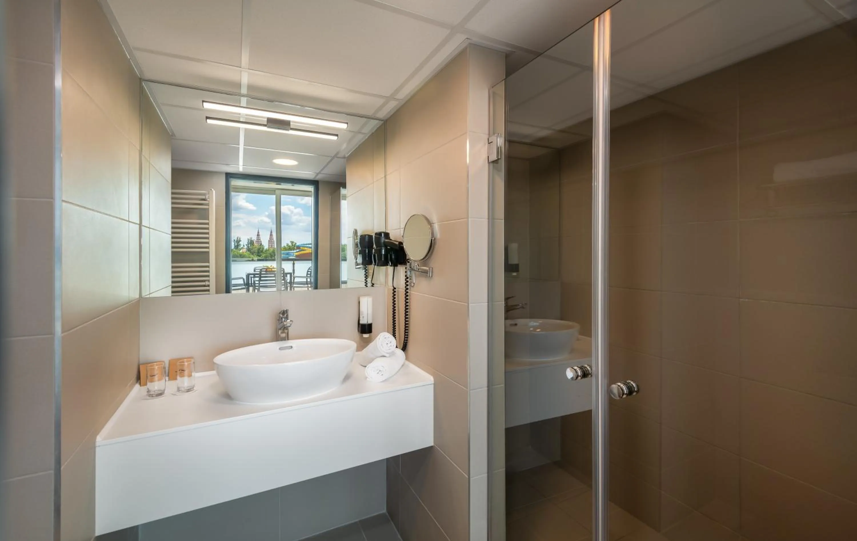 Property building in Hunguest Szeged - ex Forrás