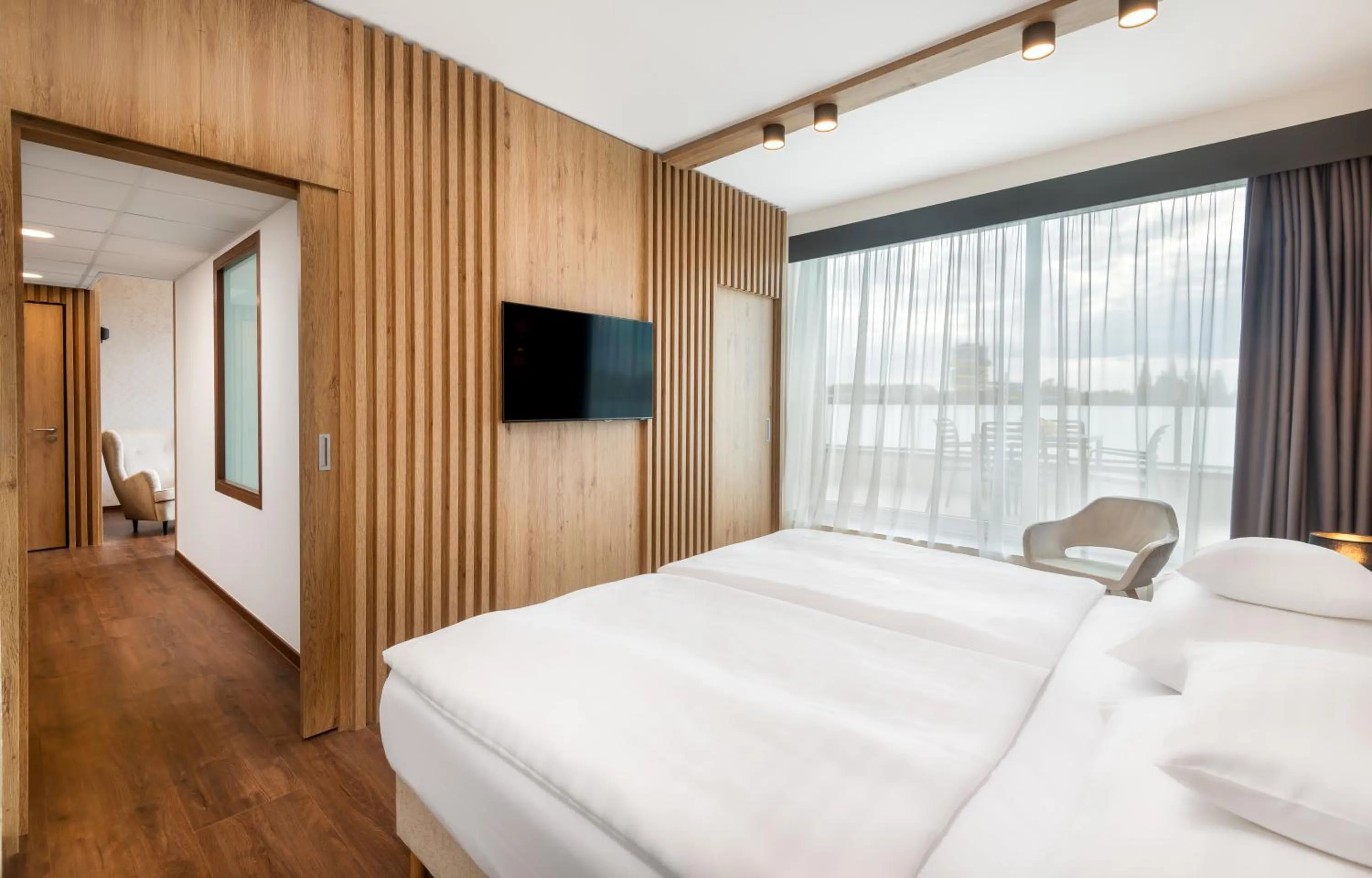 Property building, Bed in Hunguest Szeged - ex Forrás