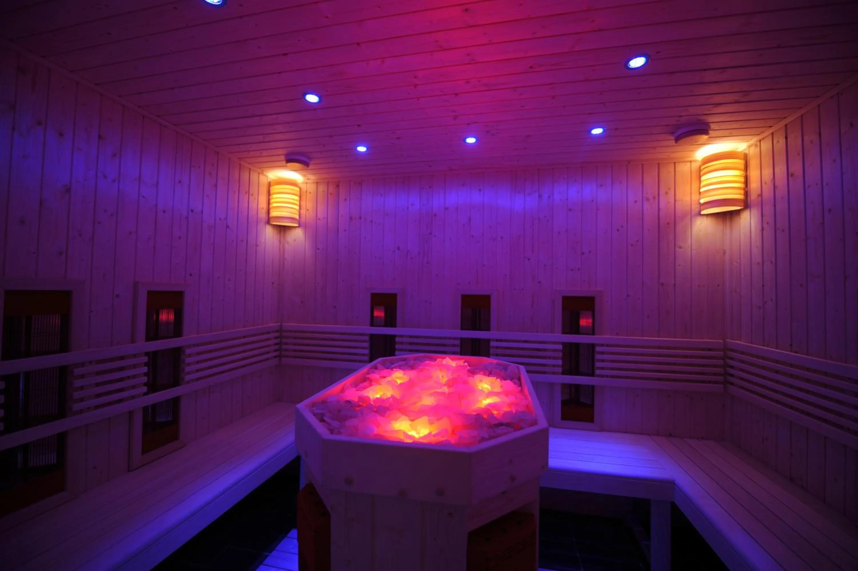 Spa and wellness centre/facilities in Hunguest Szeged - ex Forrás