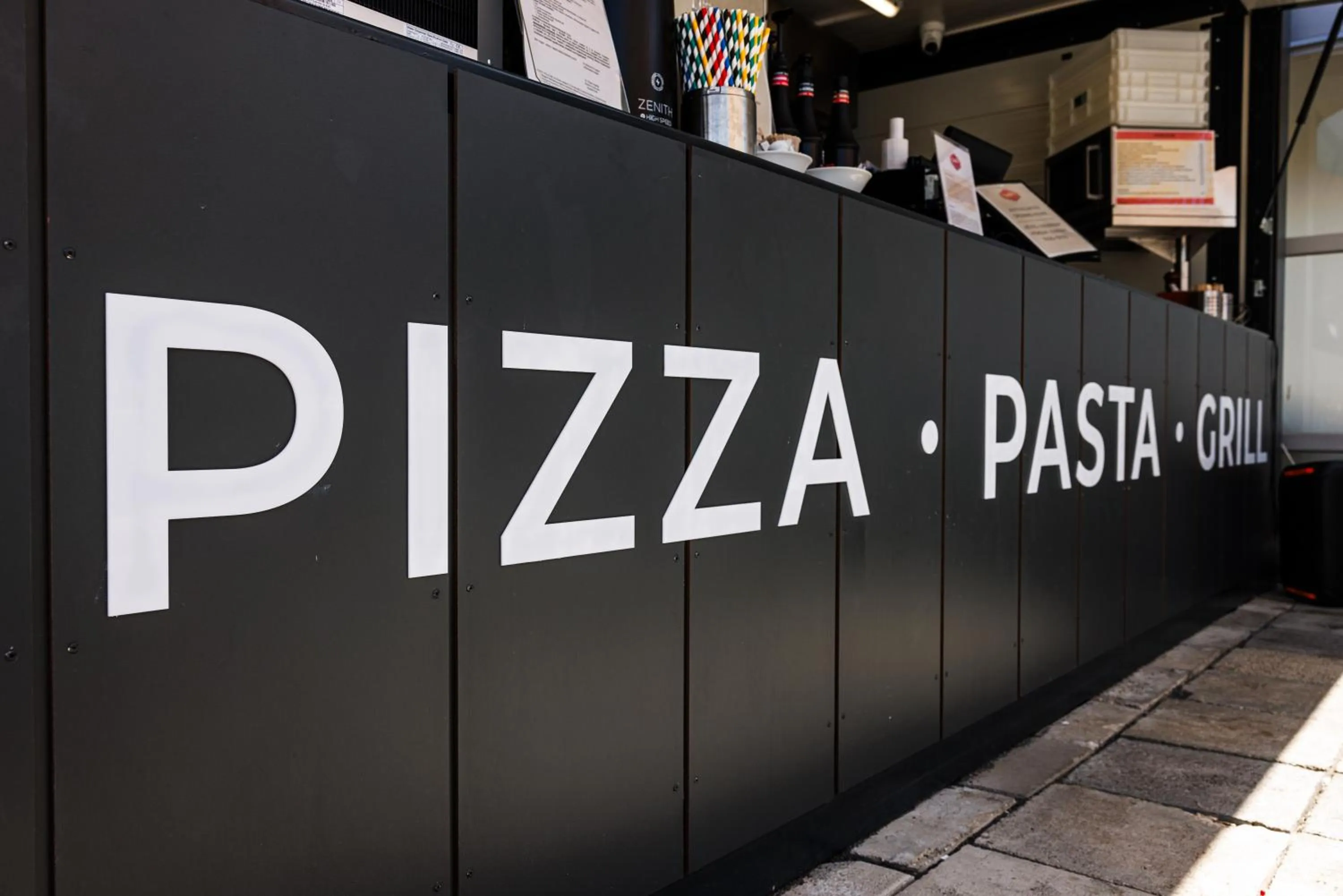 On-site shops in Hunguest Szeged - ex Forrás