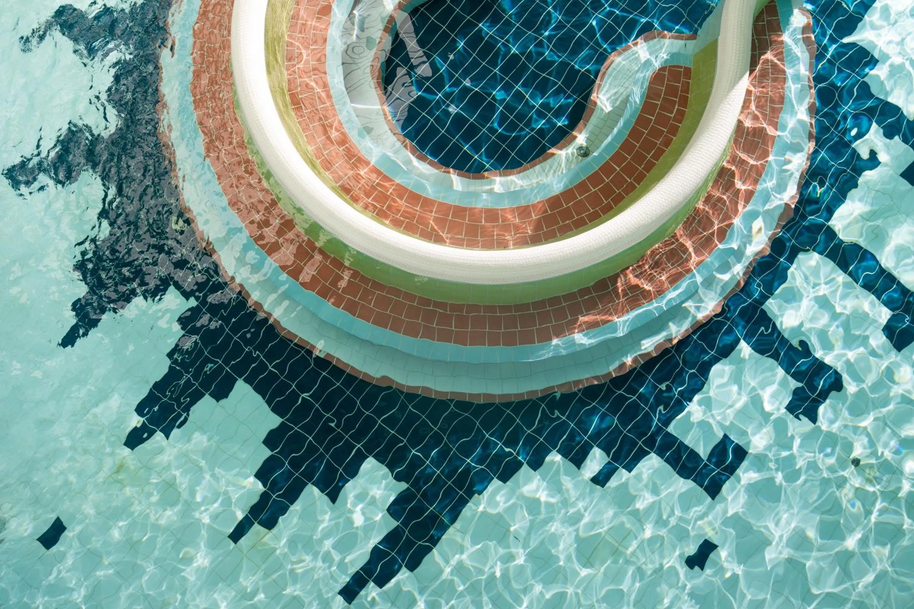 Swimming pool in Hunguest Szeged - ex Forrás