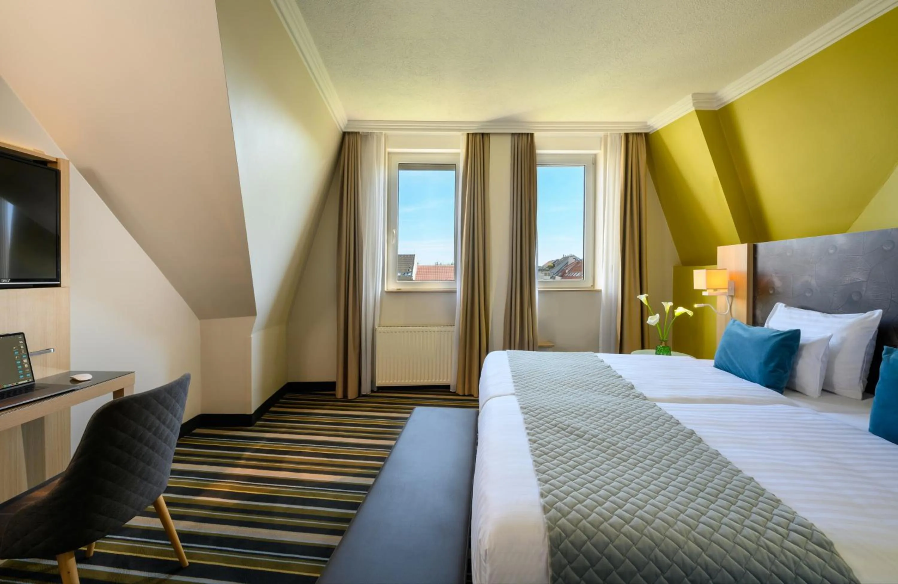 Photo of the whole room, Bed in Leonardo Hotel Budapest