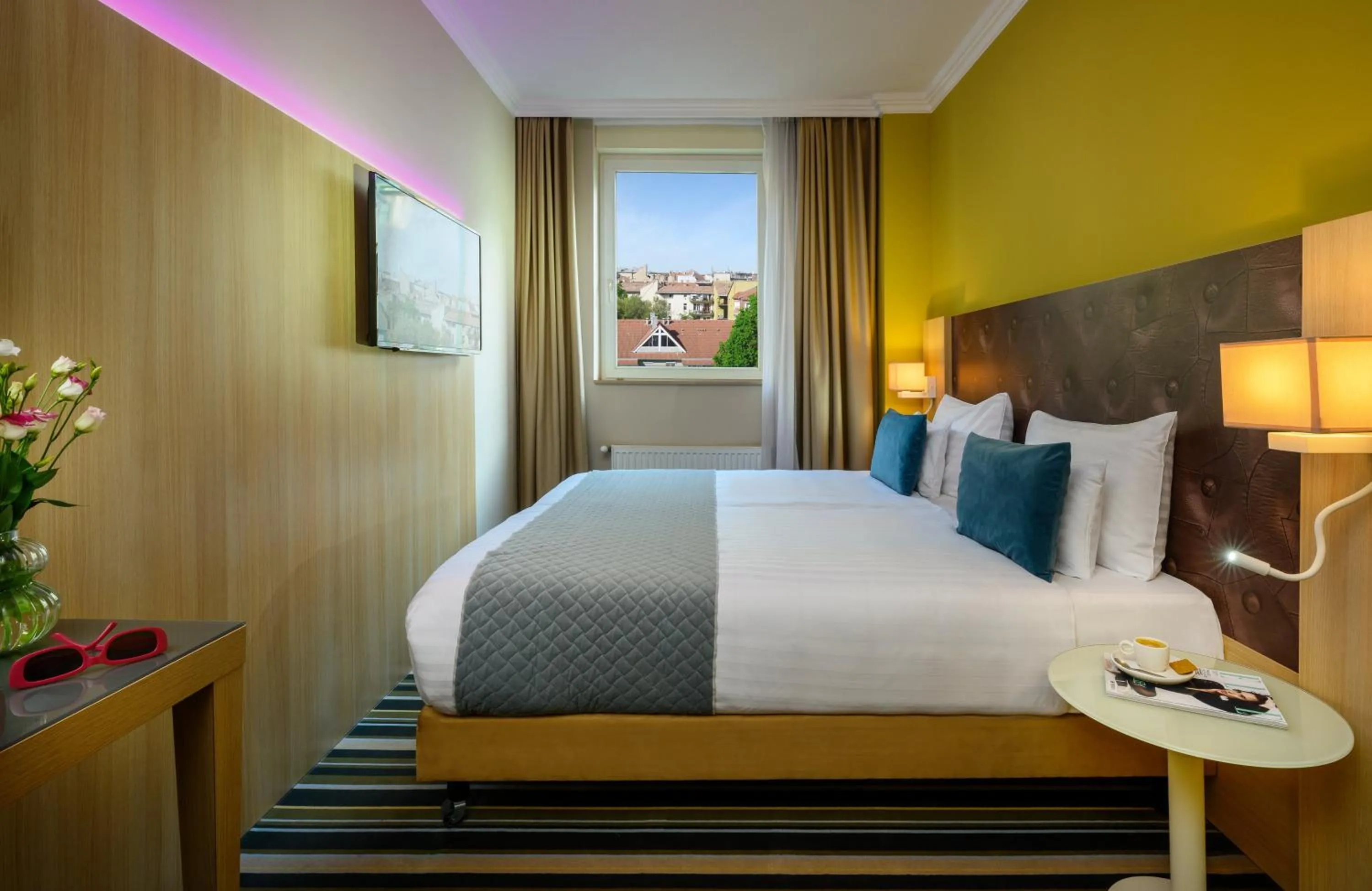 Photo of the whole room, Bed in Leonardo Hotel Budapest