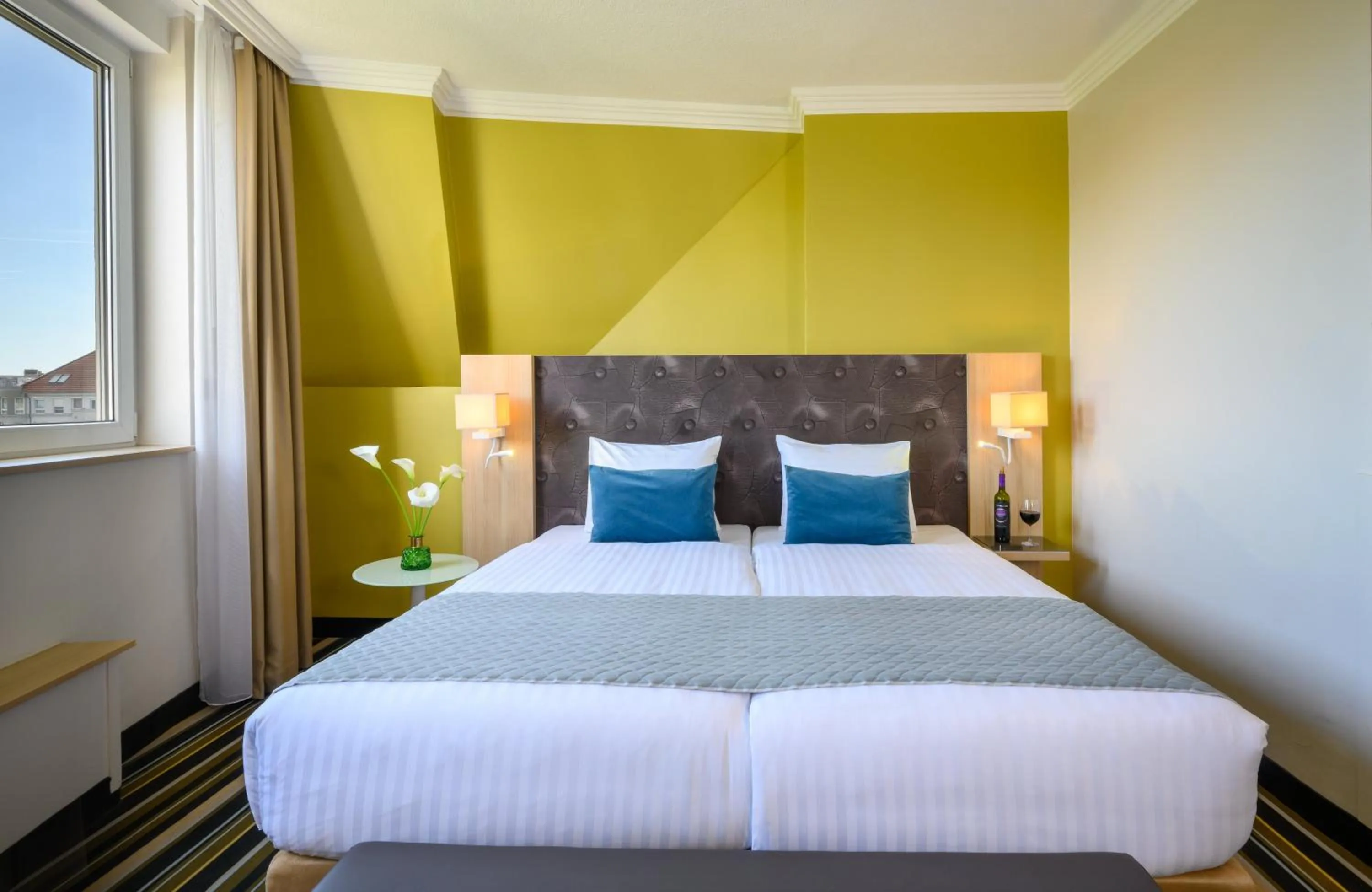 Photo of the whole room, Bed in Leonardo Hotel Budapest