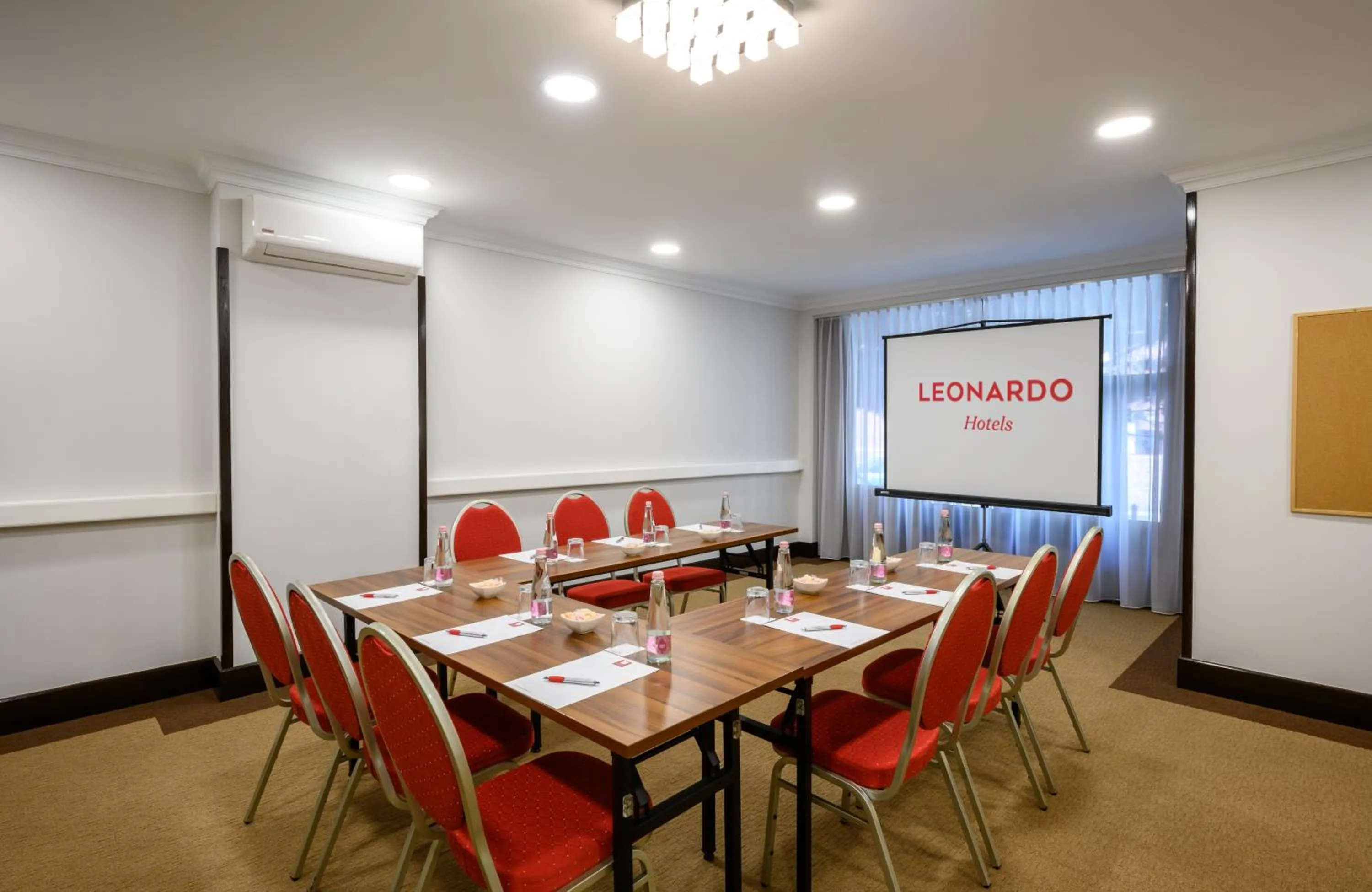 Meeting/conference room in Leonardo Hotel Budapest