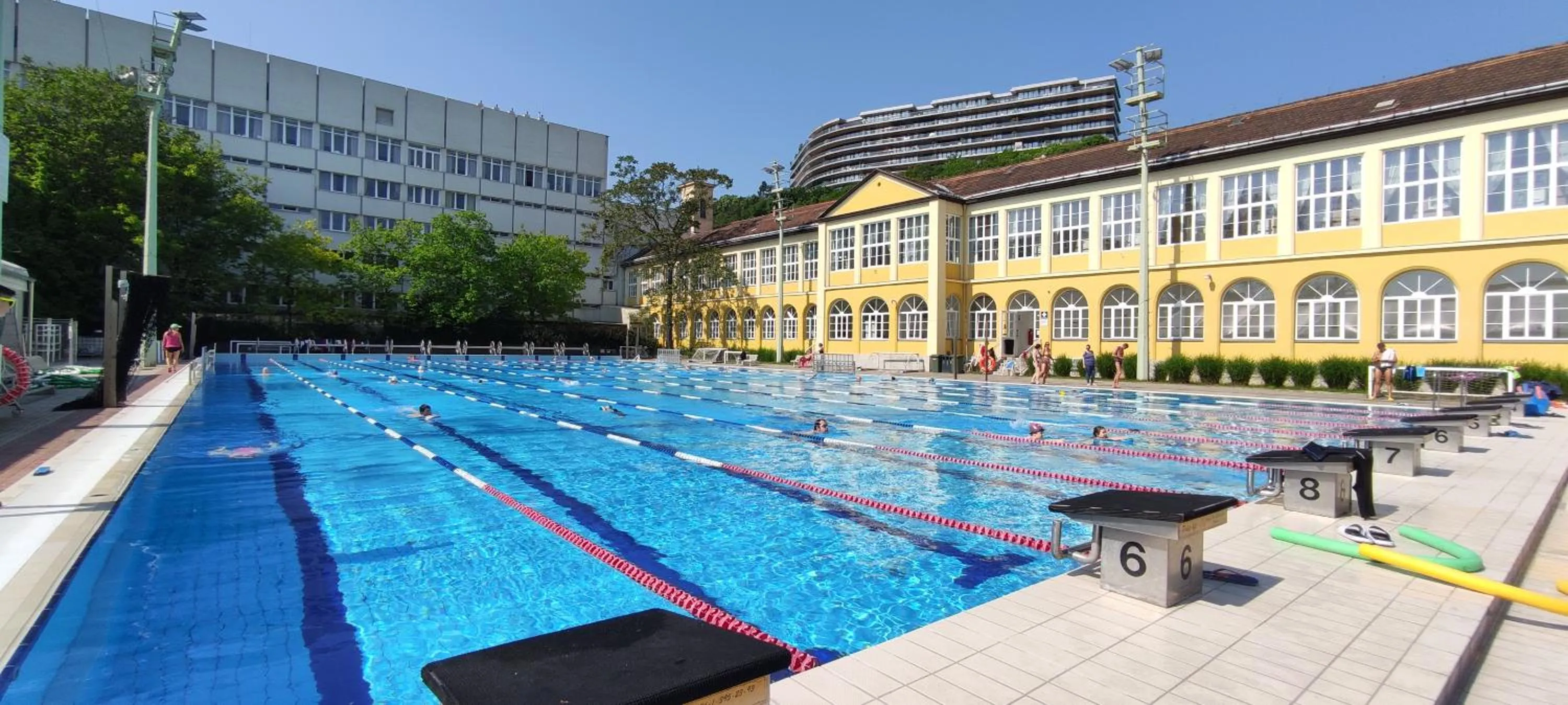 Swimming pool in Budapest Csaszar Hotel