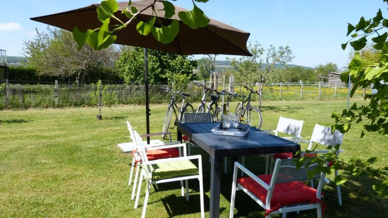 Garden in Les Grands Crus - Gîte "Pommard"