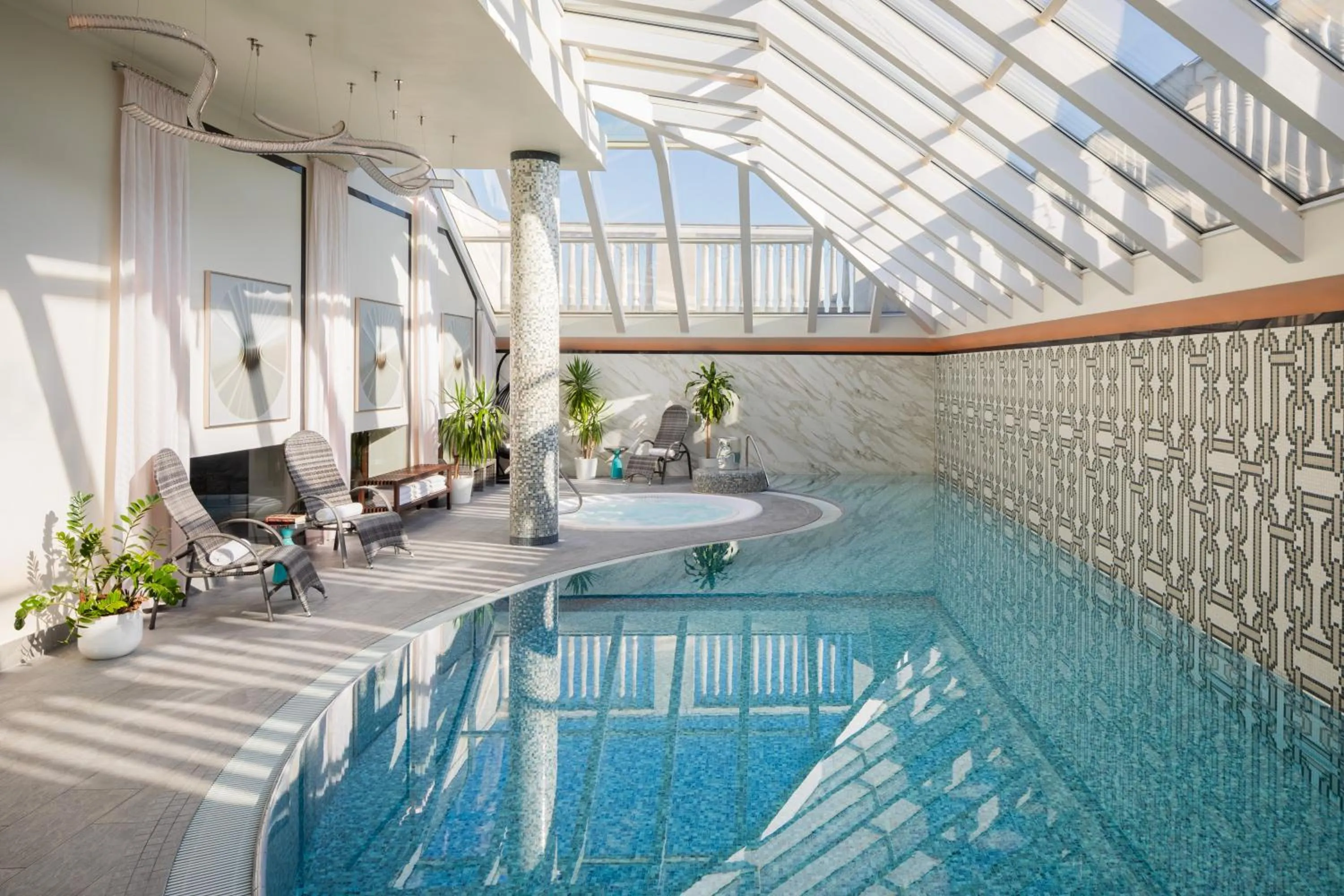 Swimming pool in Al Habtoor Palace Budapest, Preferred Hotels & Resorts