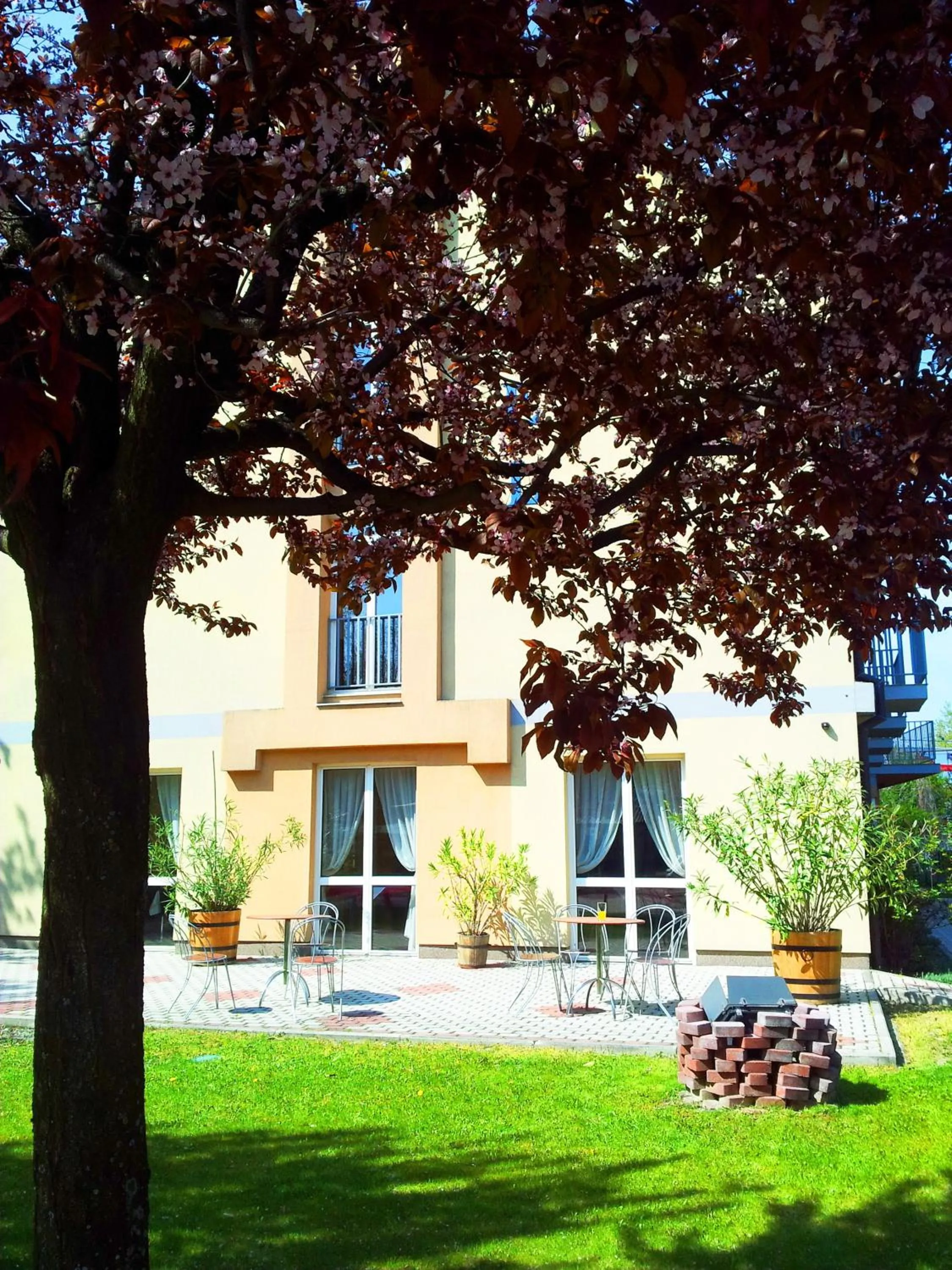 Facade/entrance in Hotel Luna Budapest