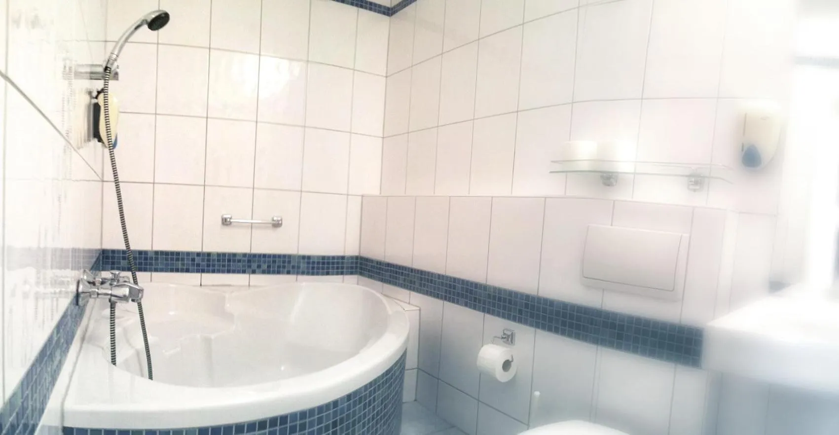 Bathroom in Hotel Luna Budapest