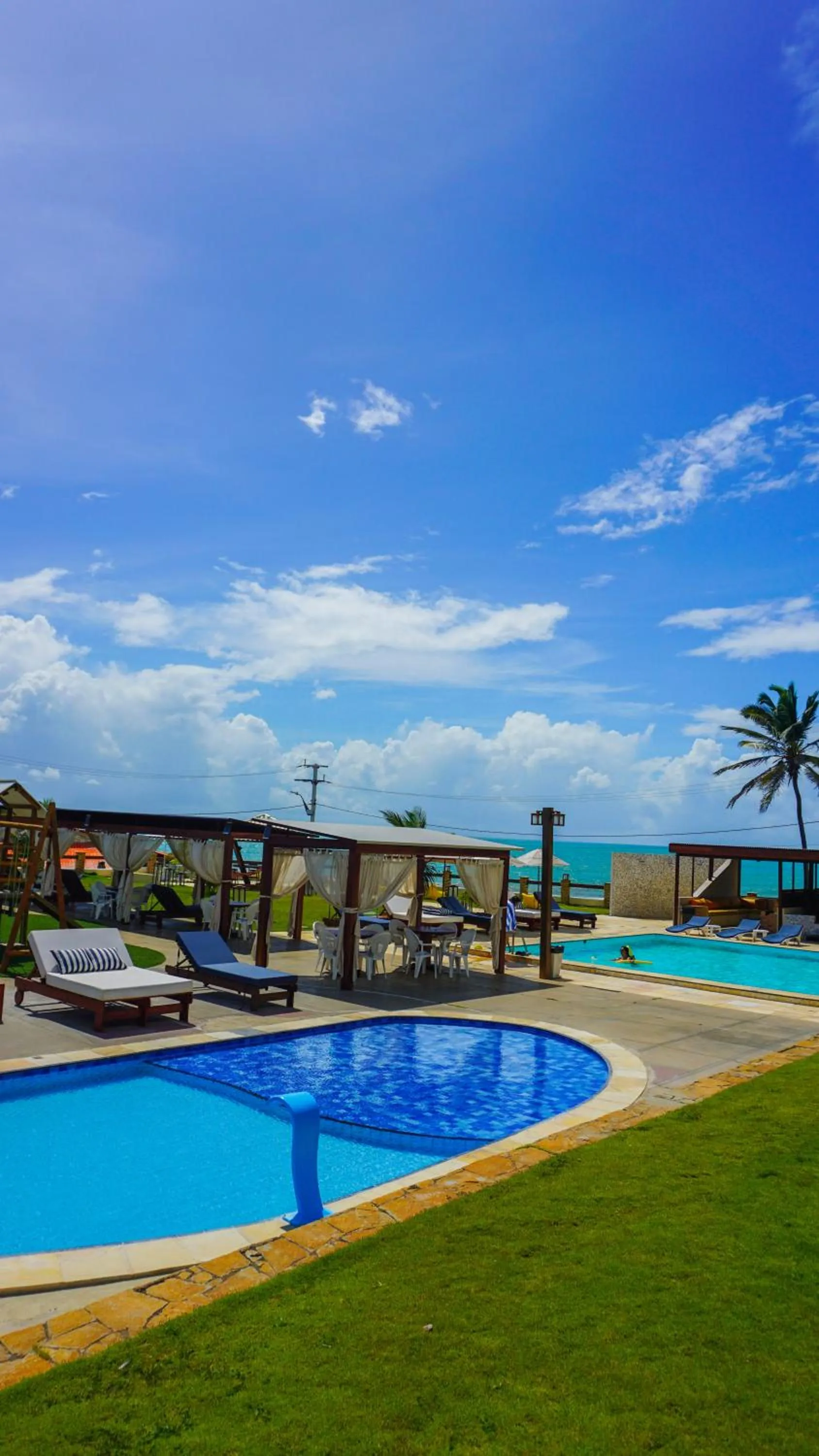 Swimming pool in Sunset Beach Taíba Hotel